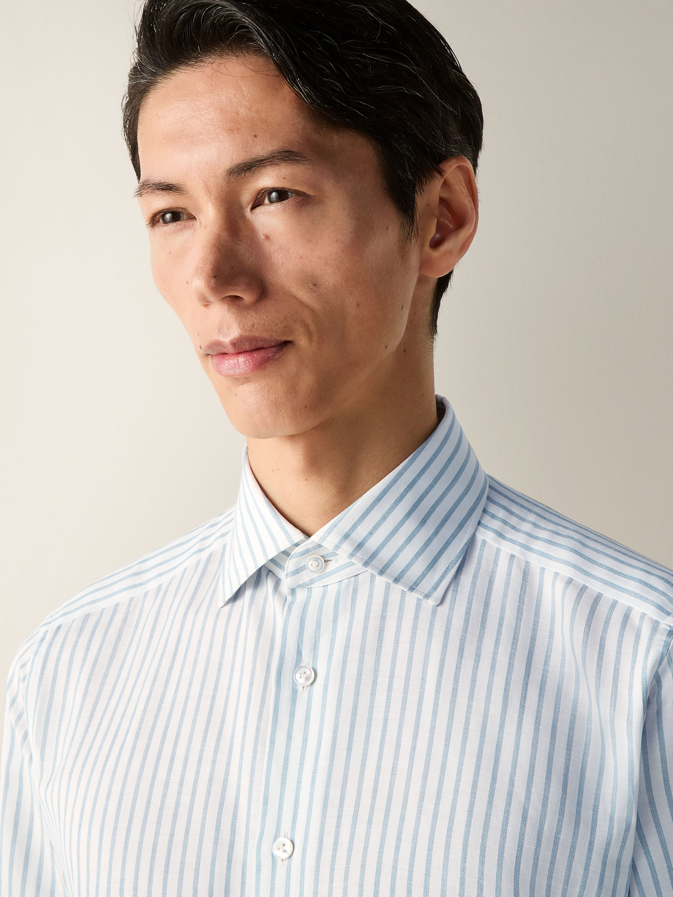 Camicia in Cotone Lino e Seta a Righe Blu Teal e Bianca Foto #1 di dettaglio del prodotto