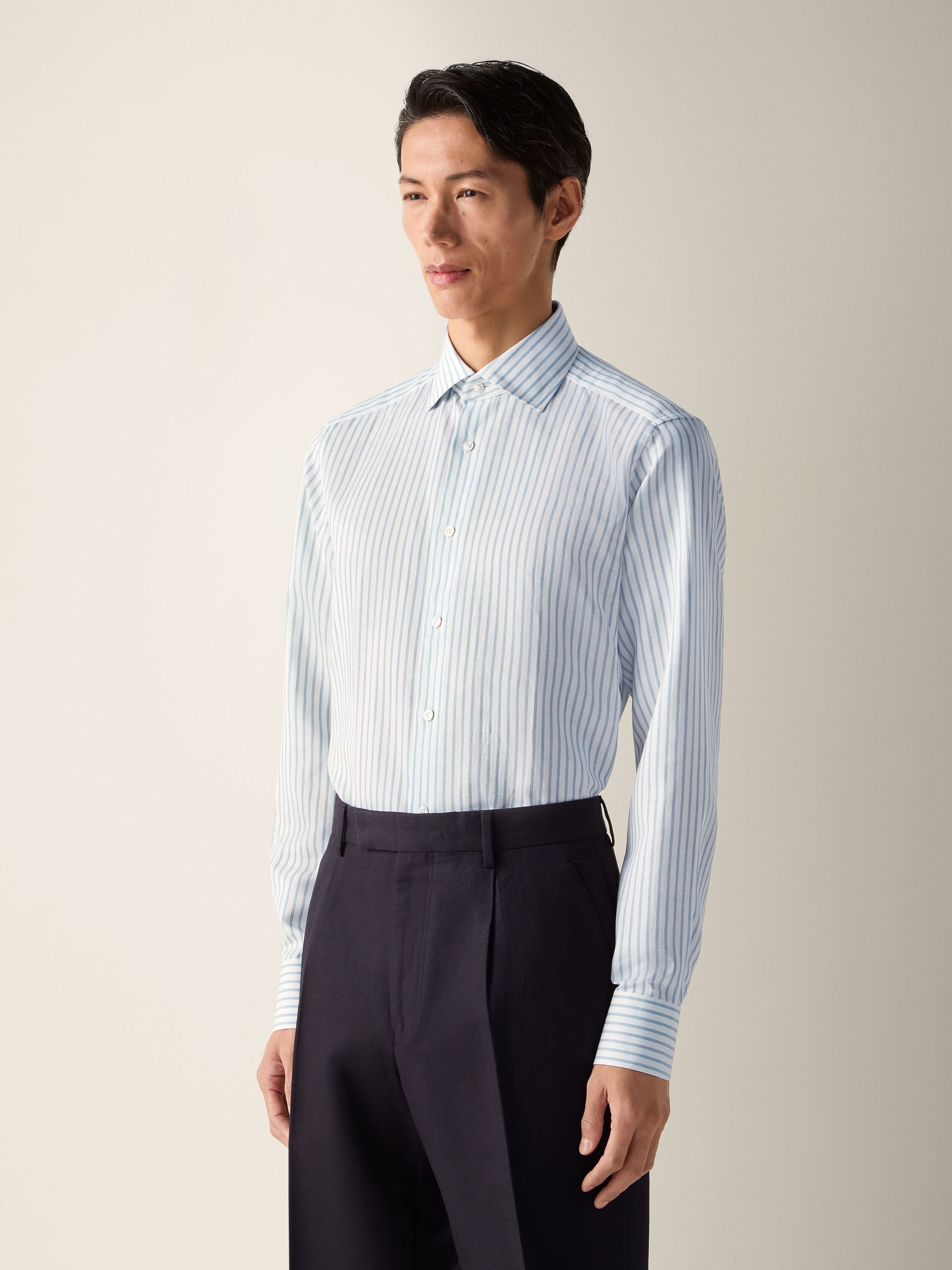 Camicia in Cotone Lino e Seta a Righe Blu Teal e Bianca Foto #2 di dettaglio del prodotto