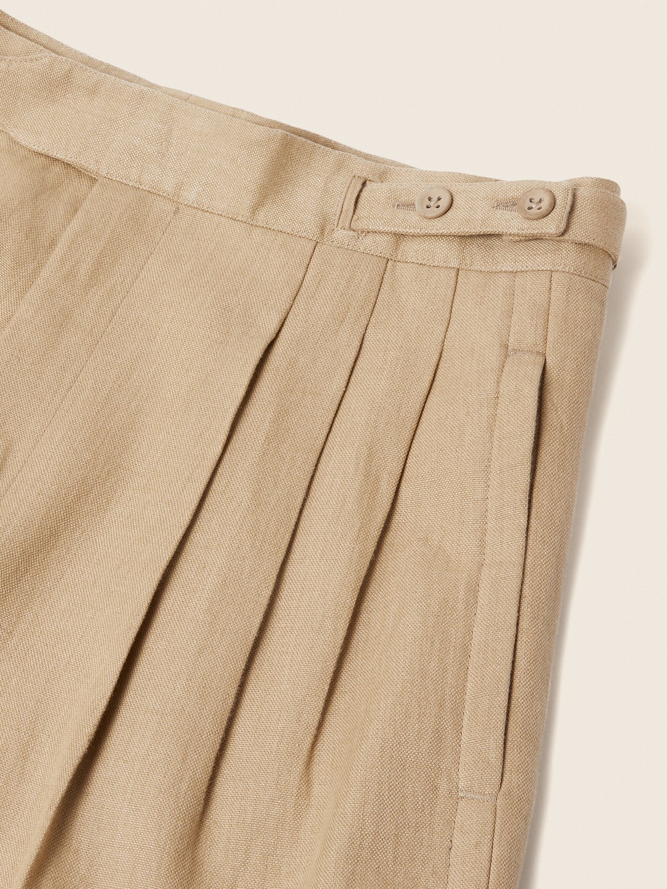 Shorts aus Oasi Lino in Beige Detailfoto #2 des Produkts