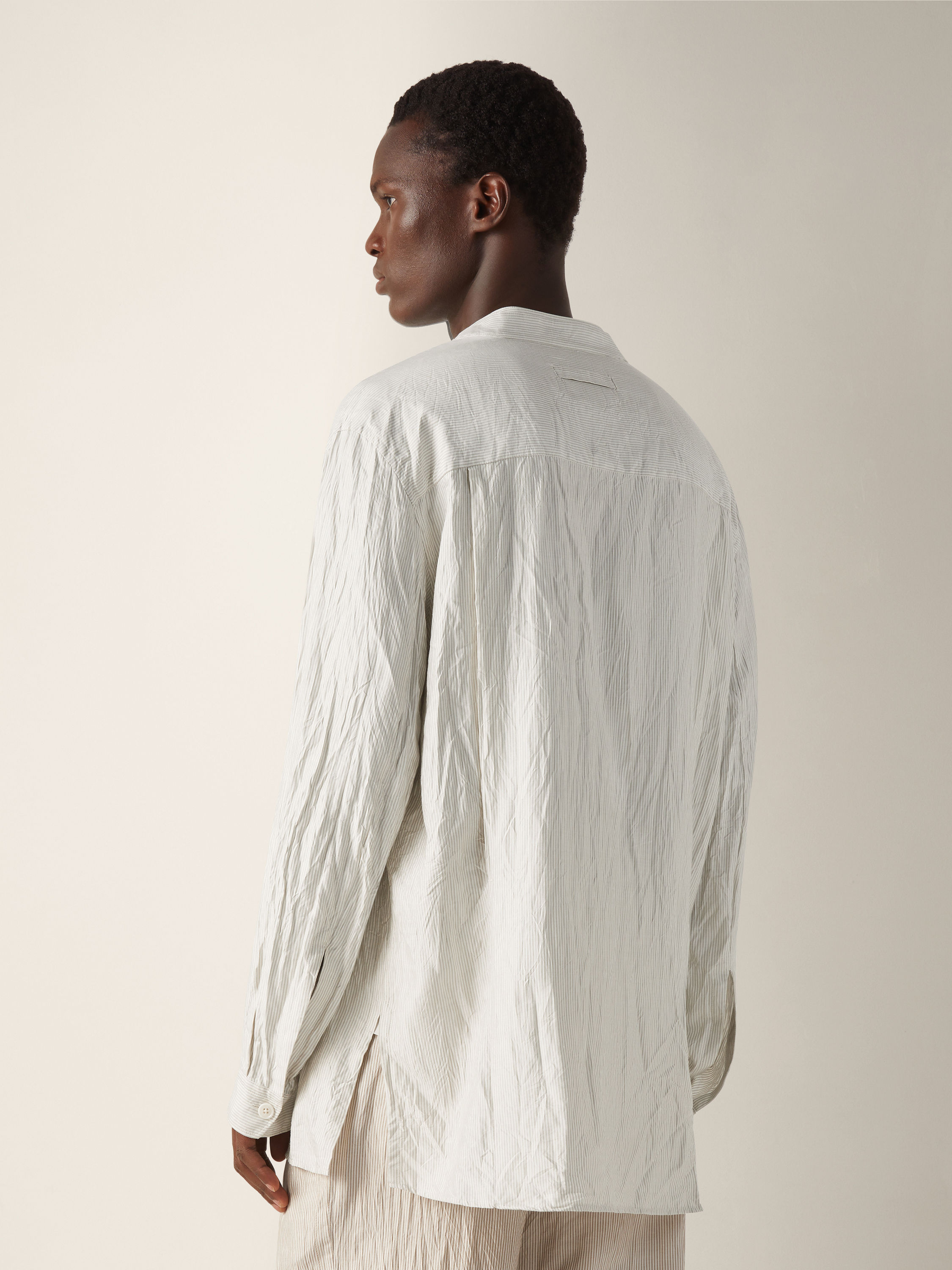 Camisa de Seda a Rayas Blancas y Grises Foto #4 de detalle del producto