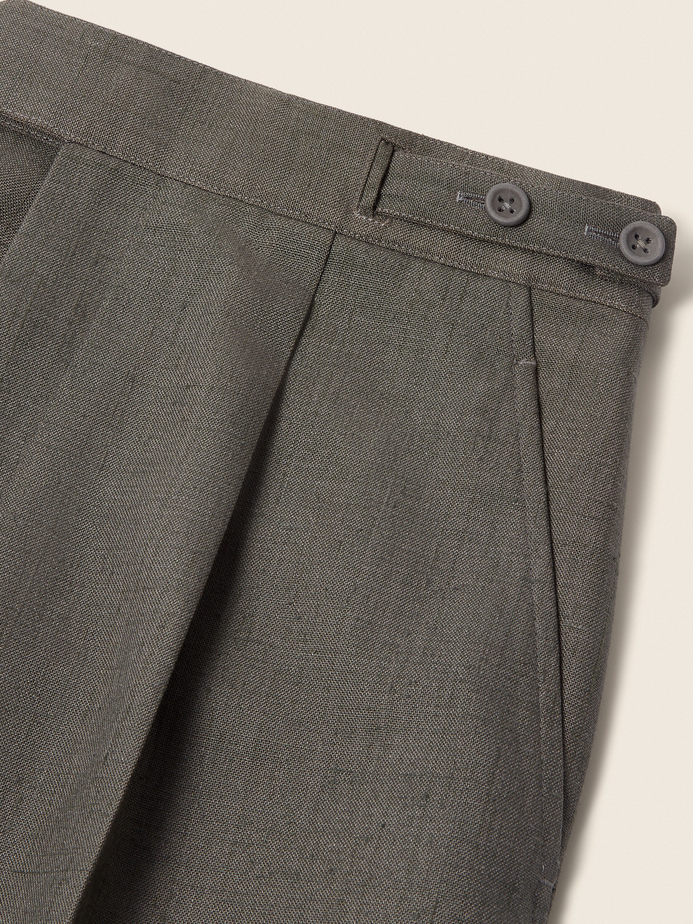 Short in Seta Tortora Scuro Foto #2 di dettaglio del prodotto