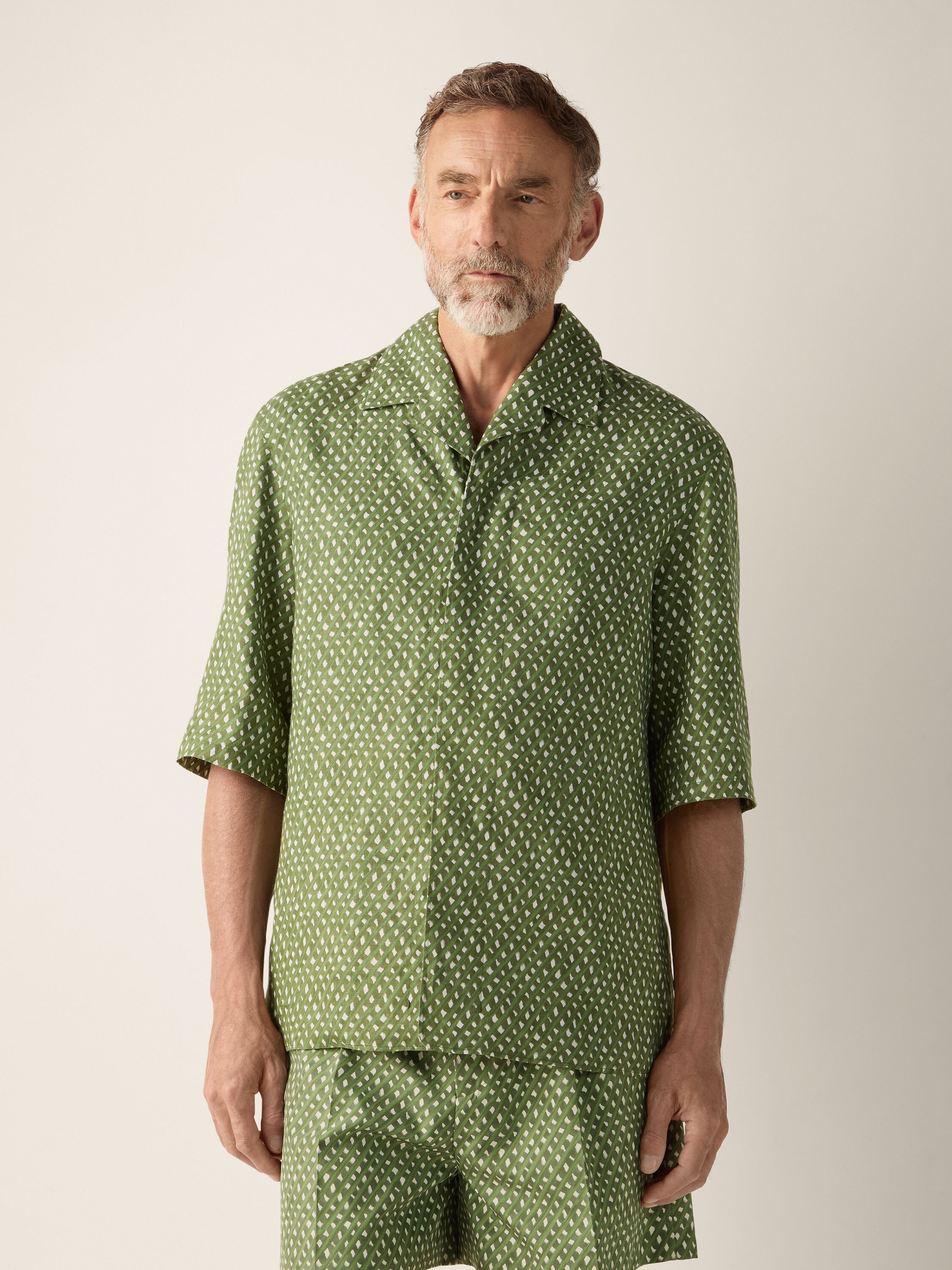 Hemd aus Leinen mit Oasi-Netzdruck in Tannengrün Detailfoto #3 des Produkts