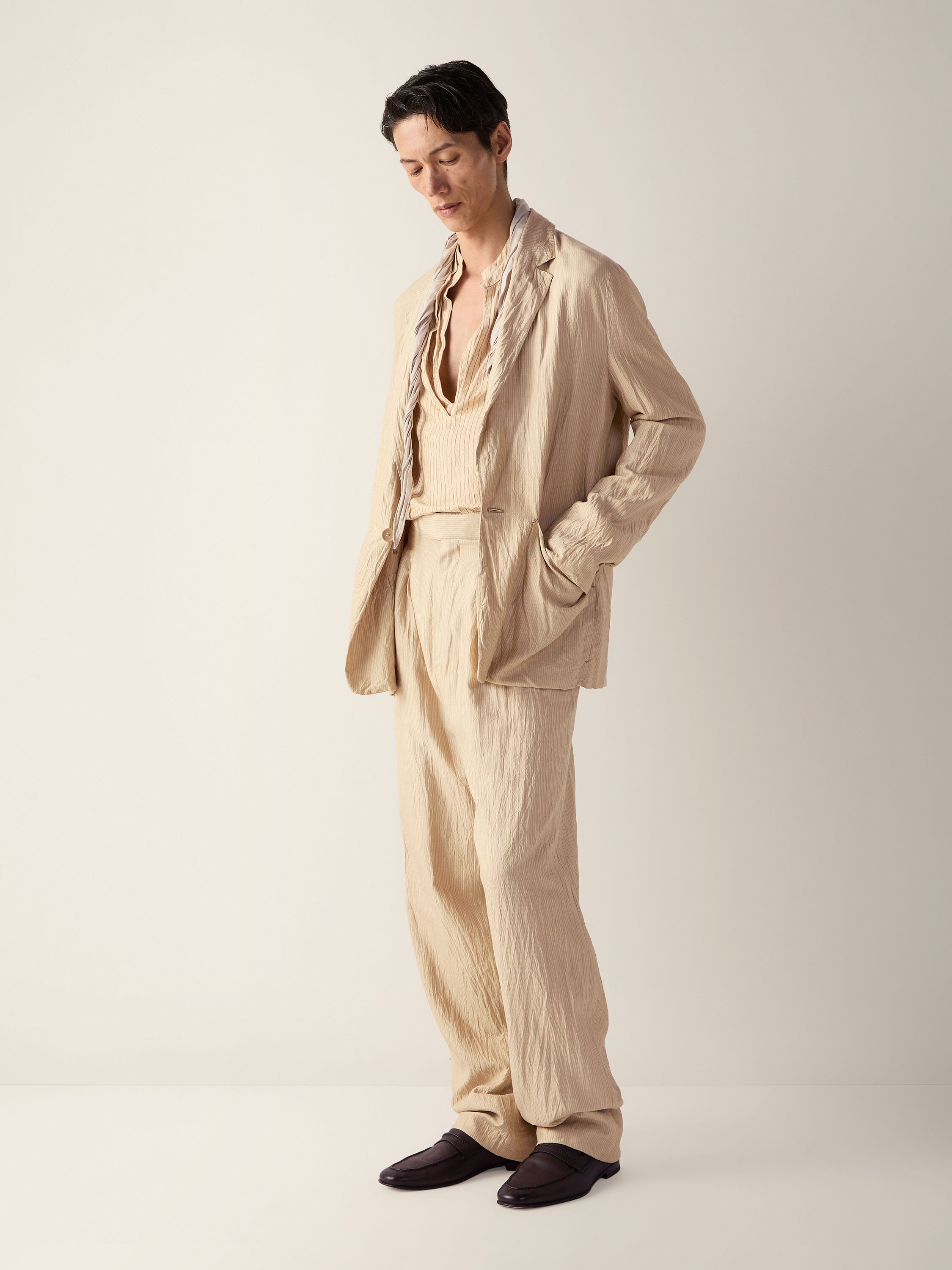 Jacke aus Seide in Beige und Weiß Detailfoto #1 des Produkts