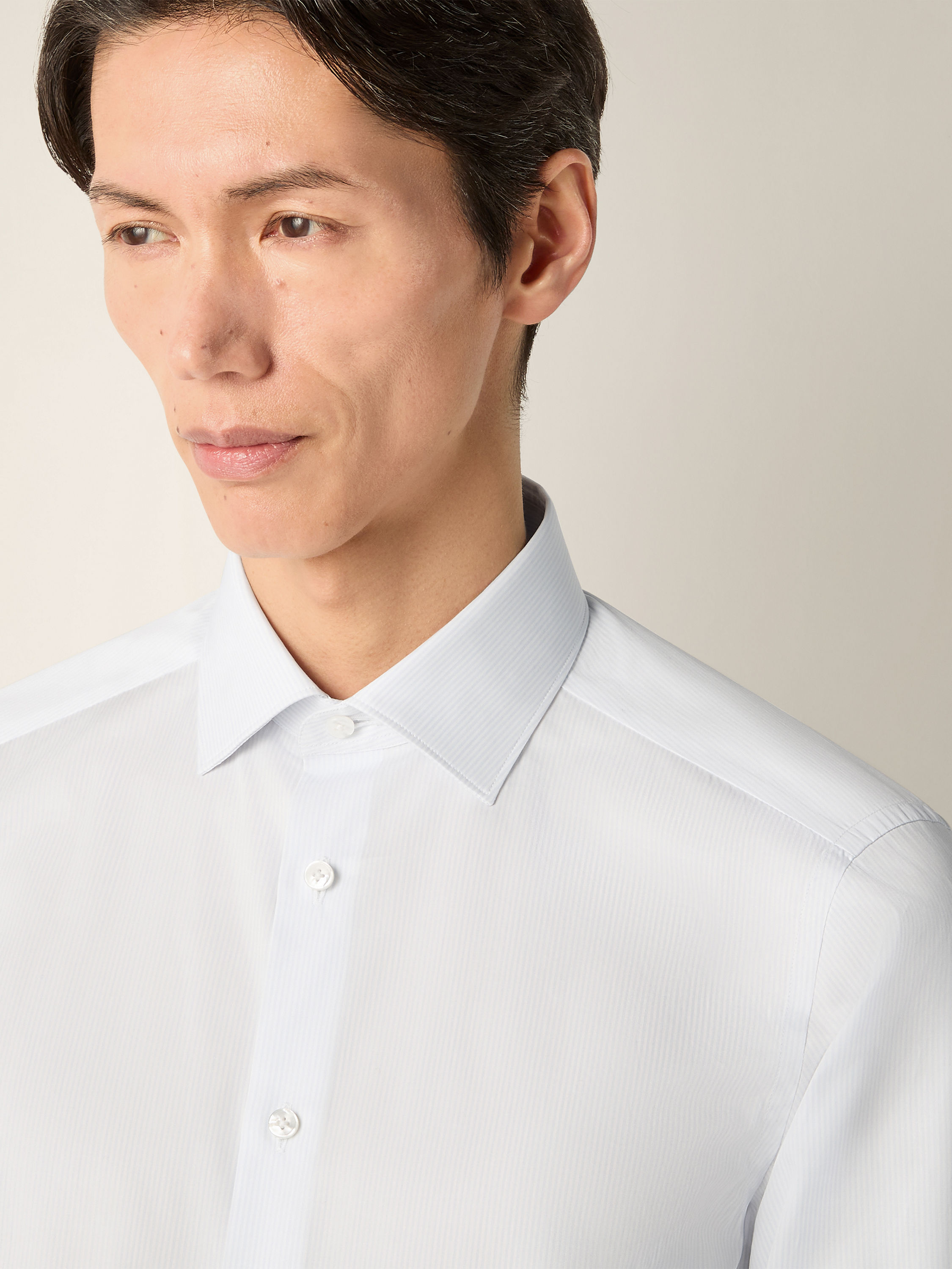 白色配浅蓝色细条纹 Trecapi 棉质衬衫 产品细节图 #2