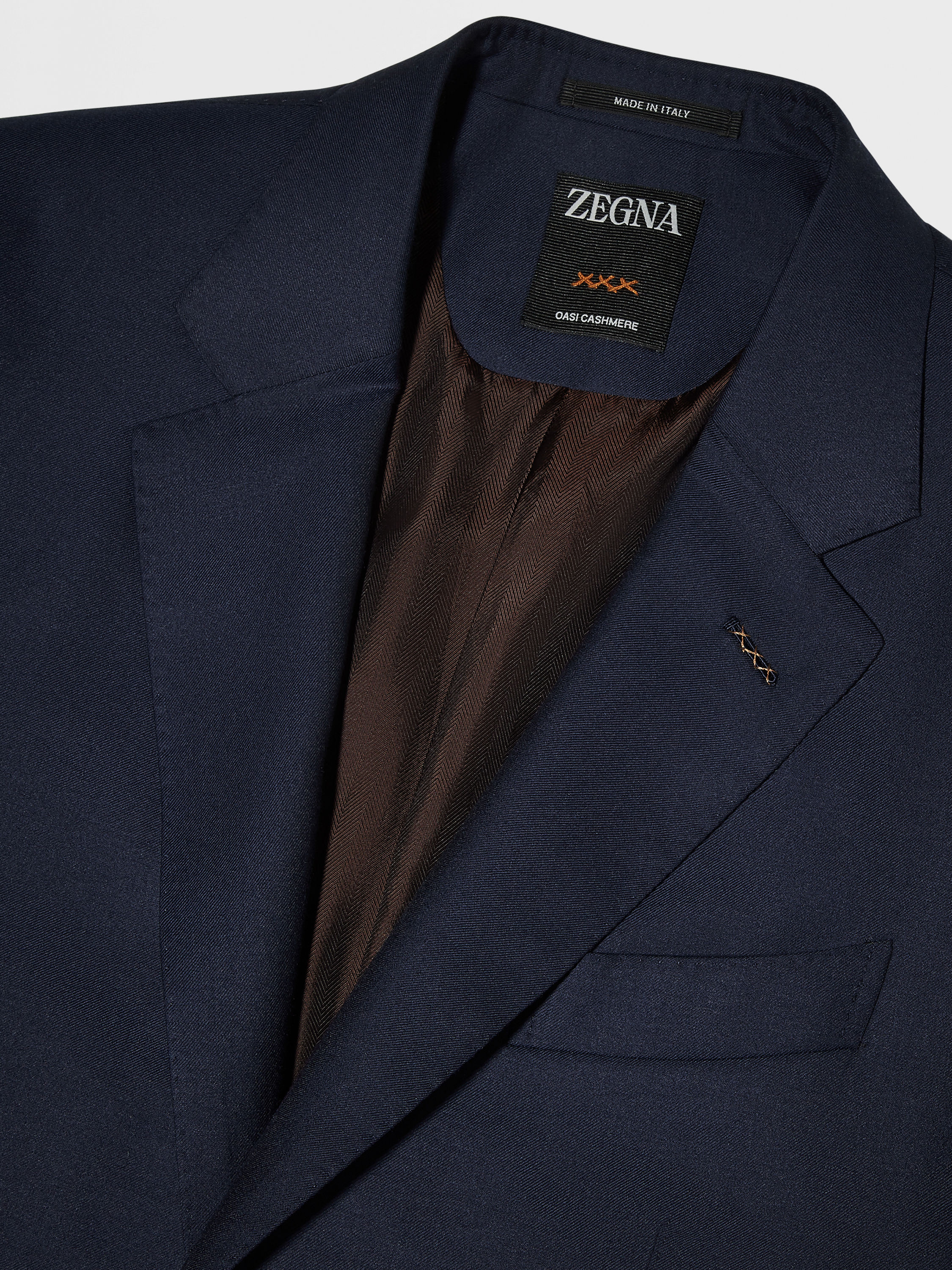 Blue Oasi Cashmere Suit Product detail photo #3