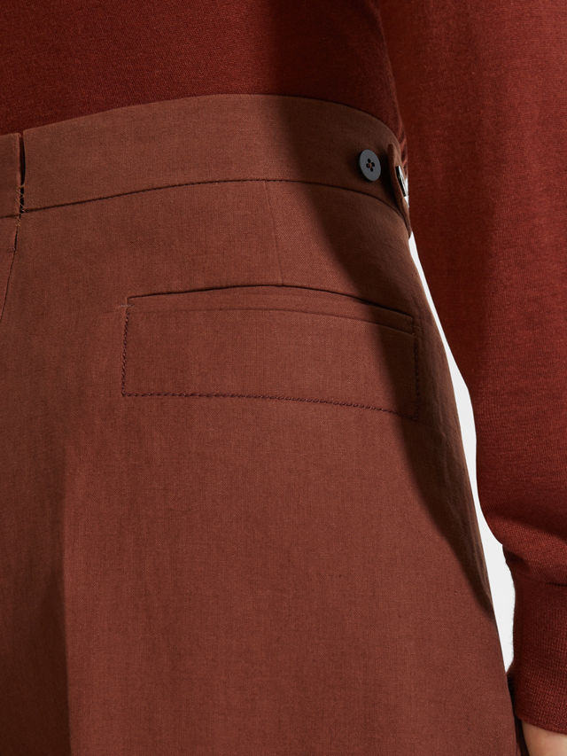 Pantalones en Oasi Lino Color Tabaco Foto #1 de detalle del producto