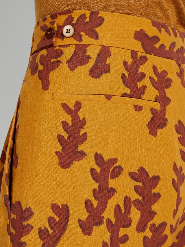 Ochre and Brick Red Oasi Lino Shorts Product detail photo #1