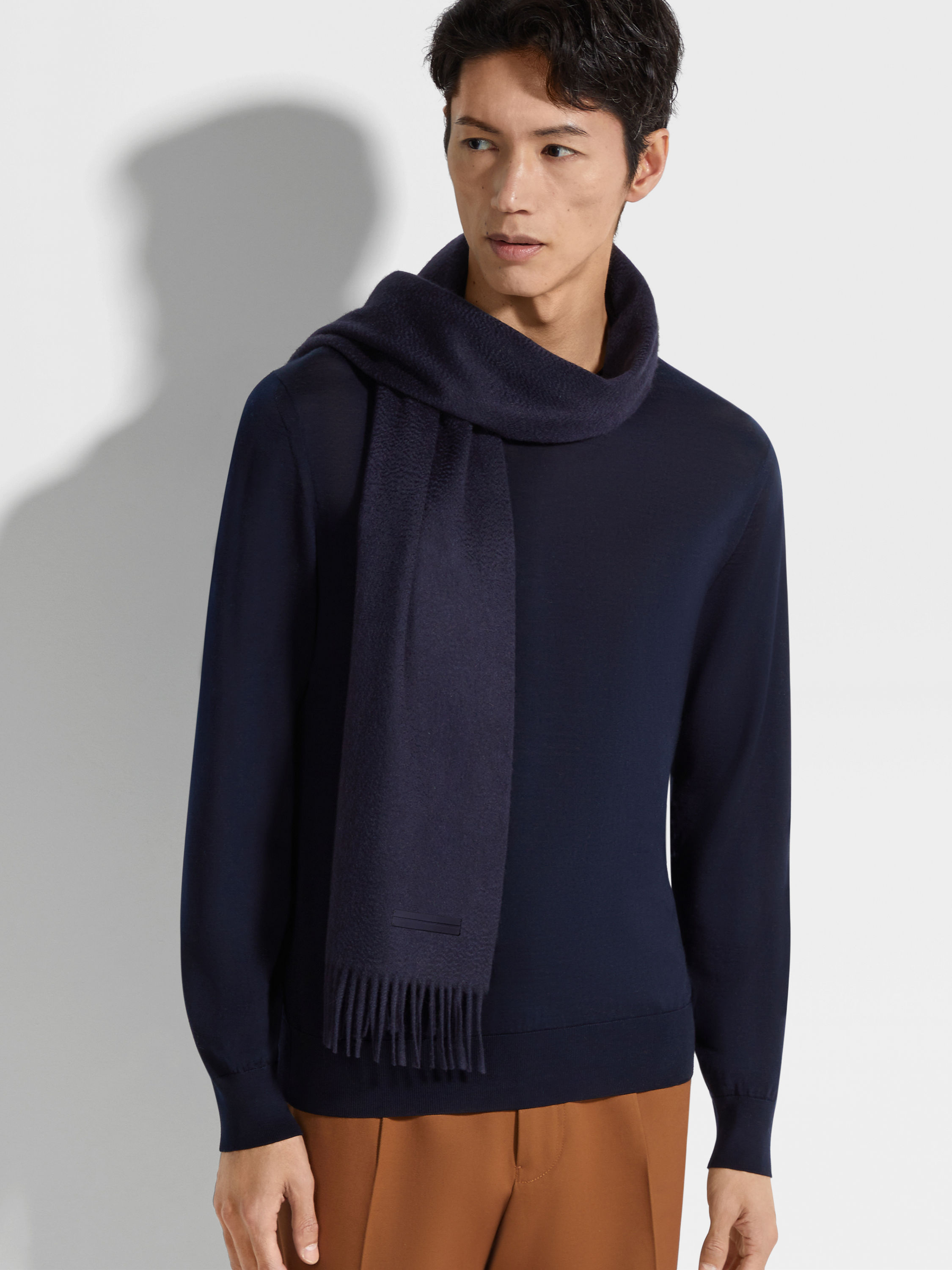 Anzug aus Oasi Cashmere in Dunkelblau Detailfoto #2 des Produkts