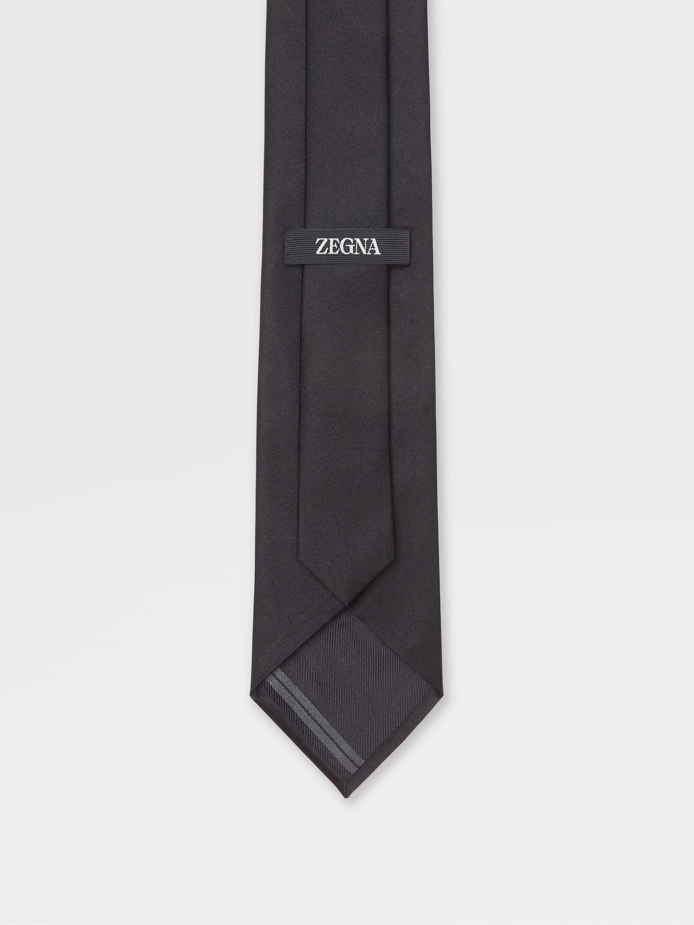 Krawatte aus Seide in Schwarz Detailfoto #2 des Produkts