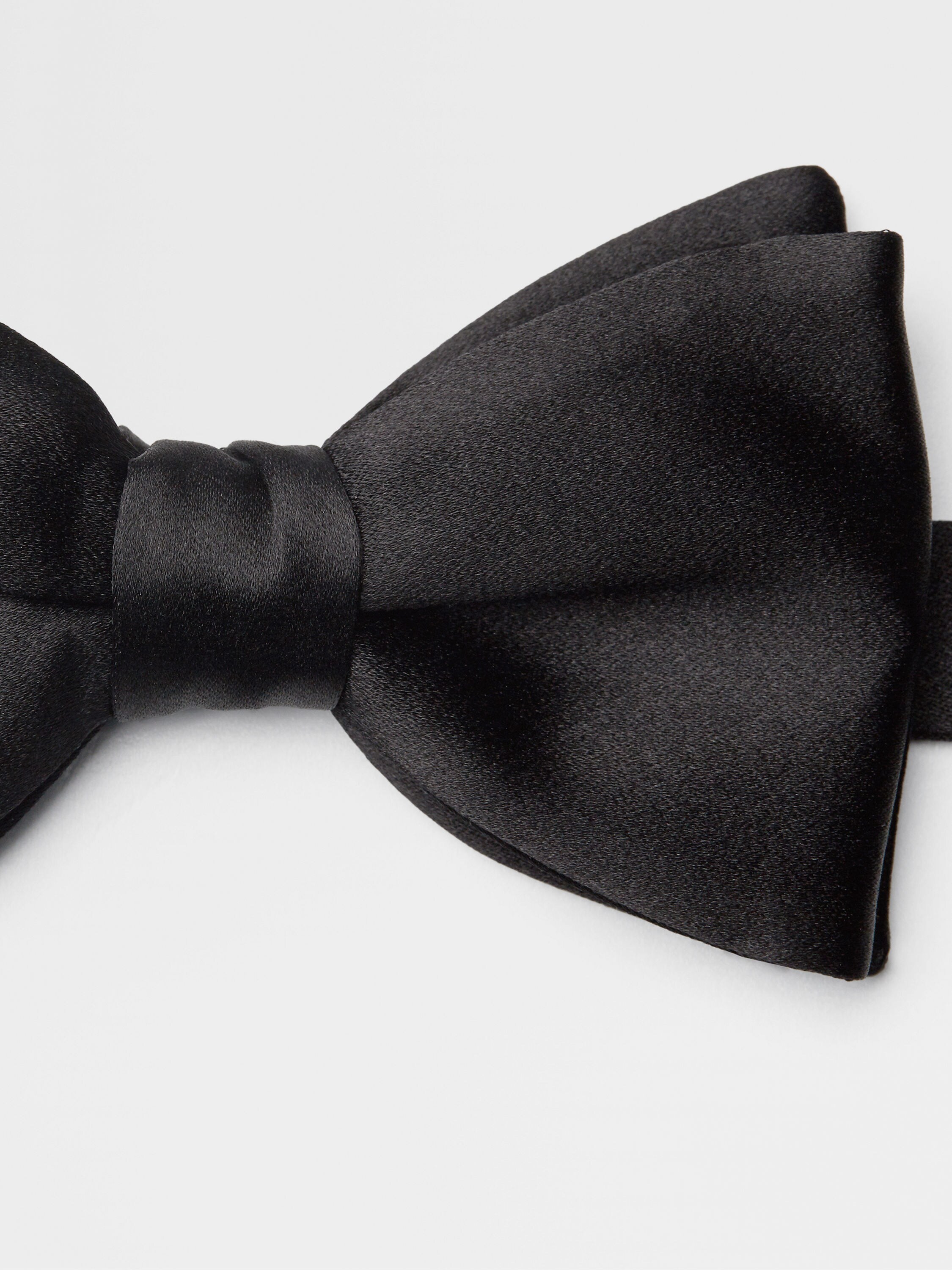 Black Silk Bow Tie Product detail photo #1