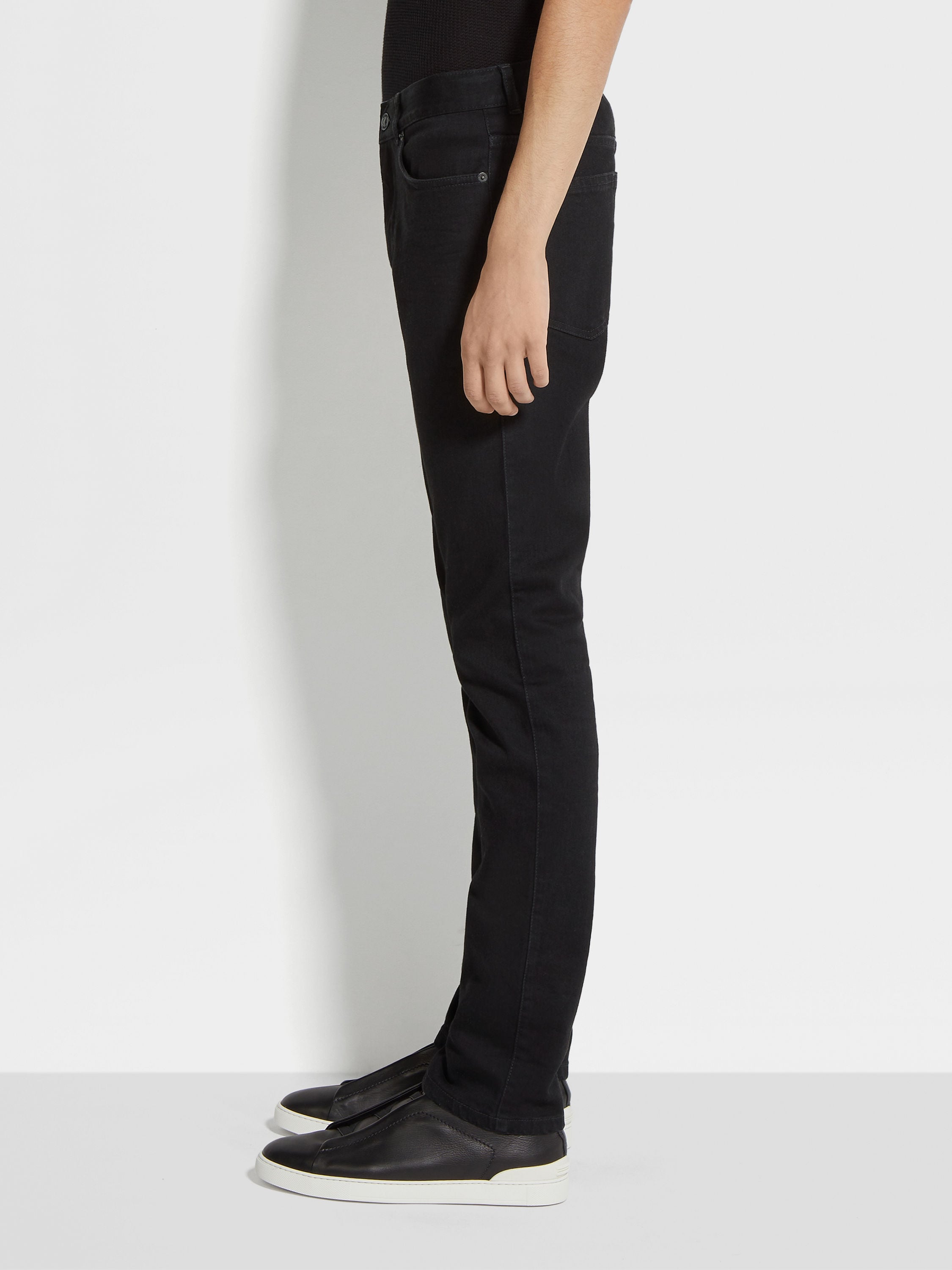 Black Rinse-washed Stretch Cotton Roccia Jeans Product detail photo #2