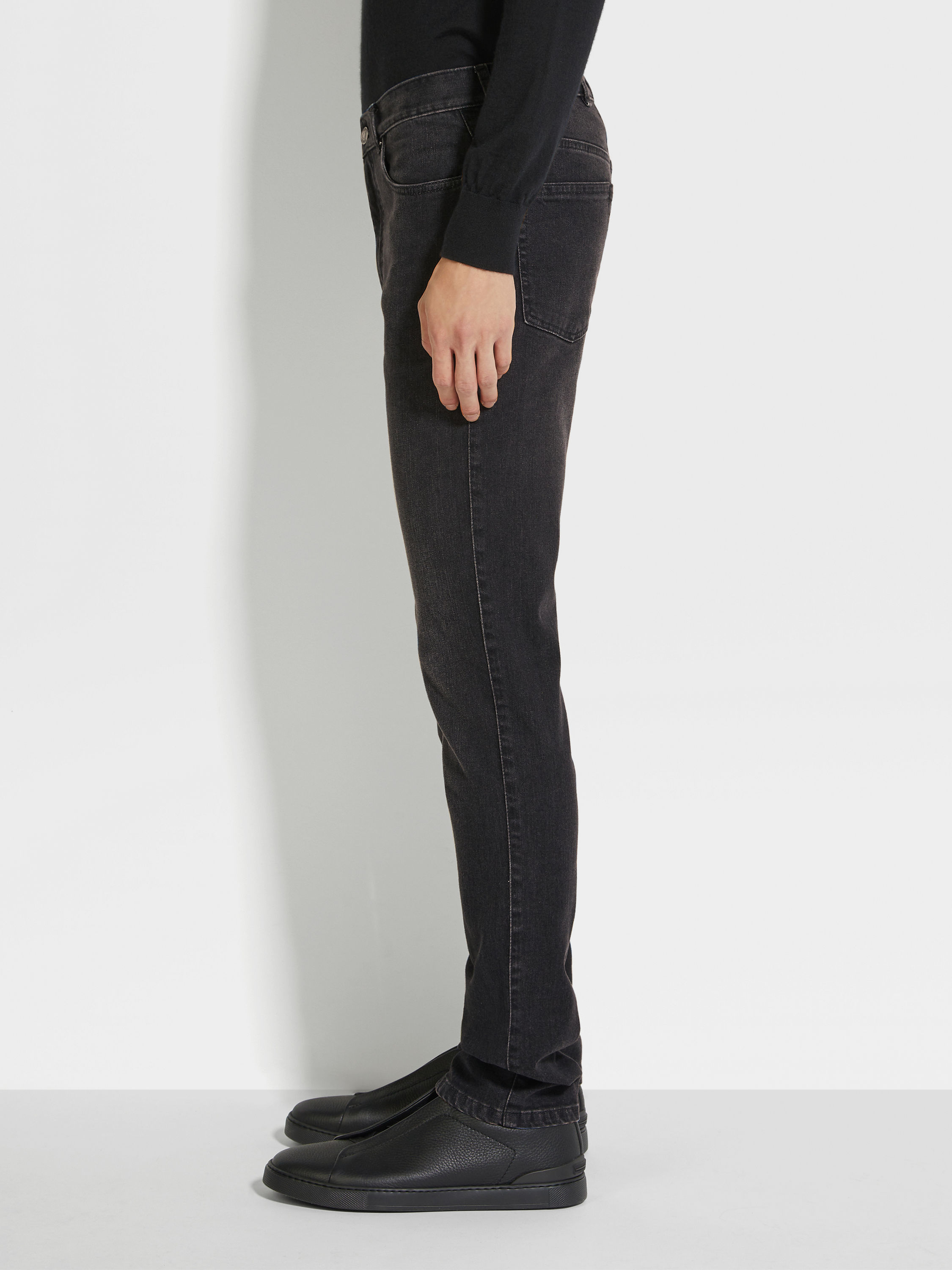 Dark Grey Stone-washed Stretch Cotton Roccia Jeans Product detail photo #3