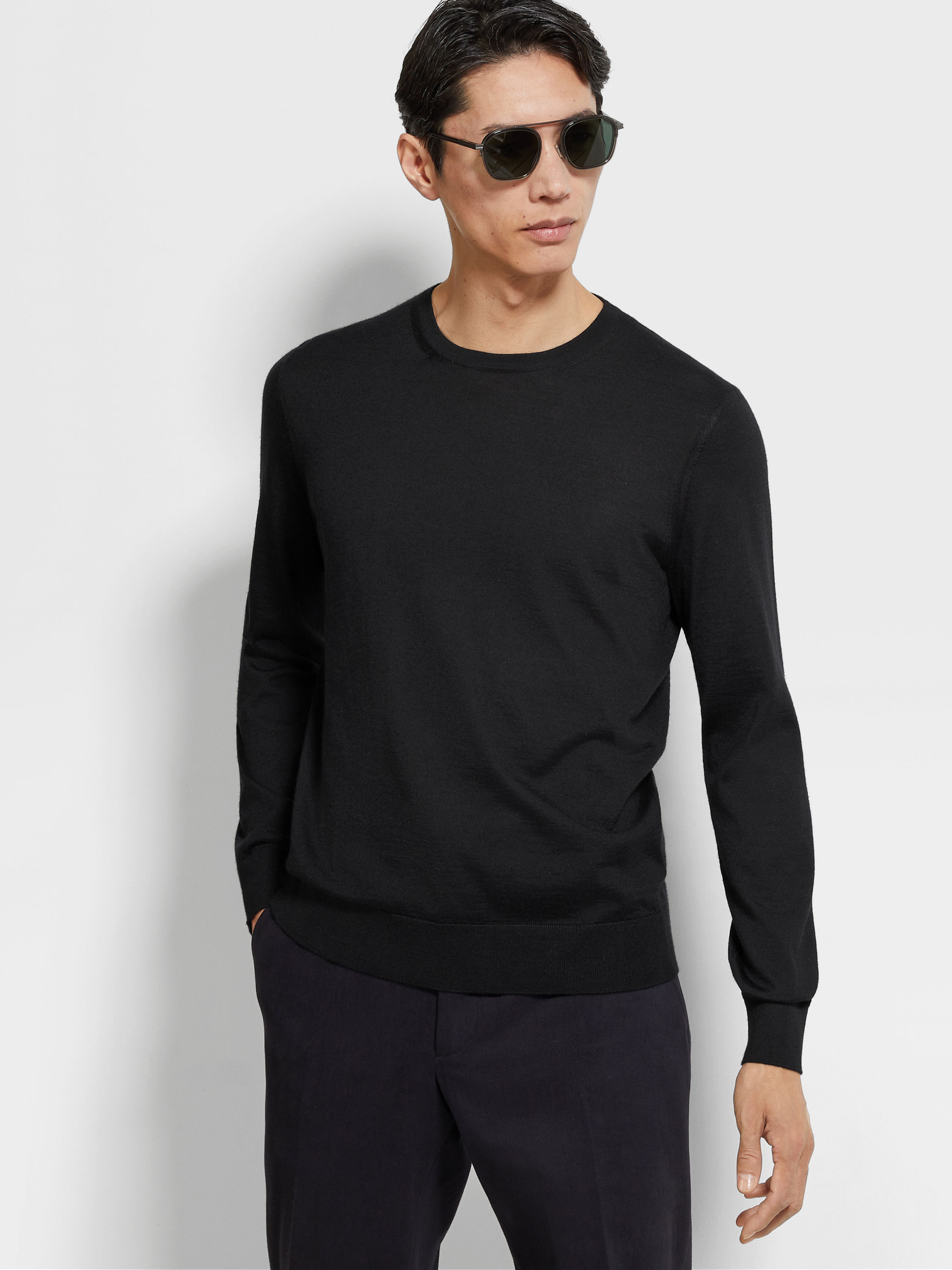 Black Cashseta Crewneck Product detail photo #2