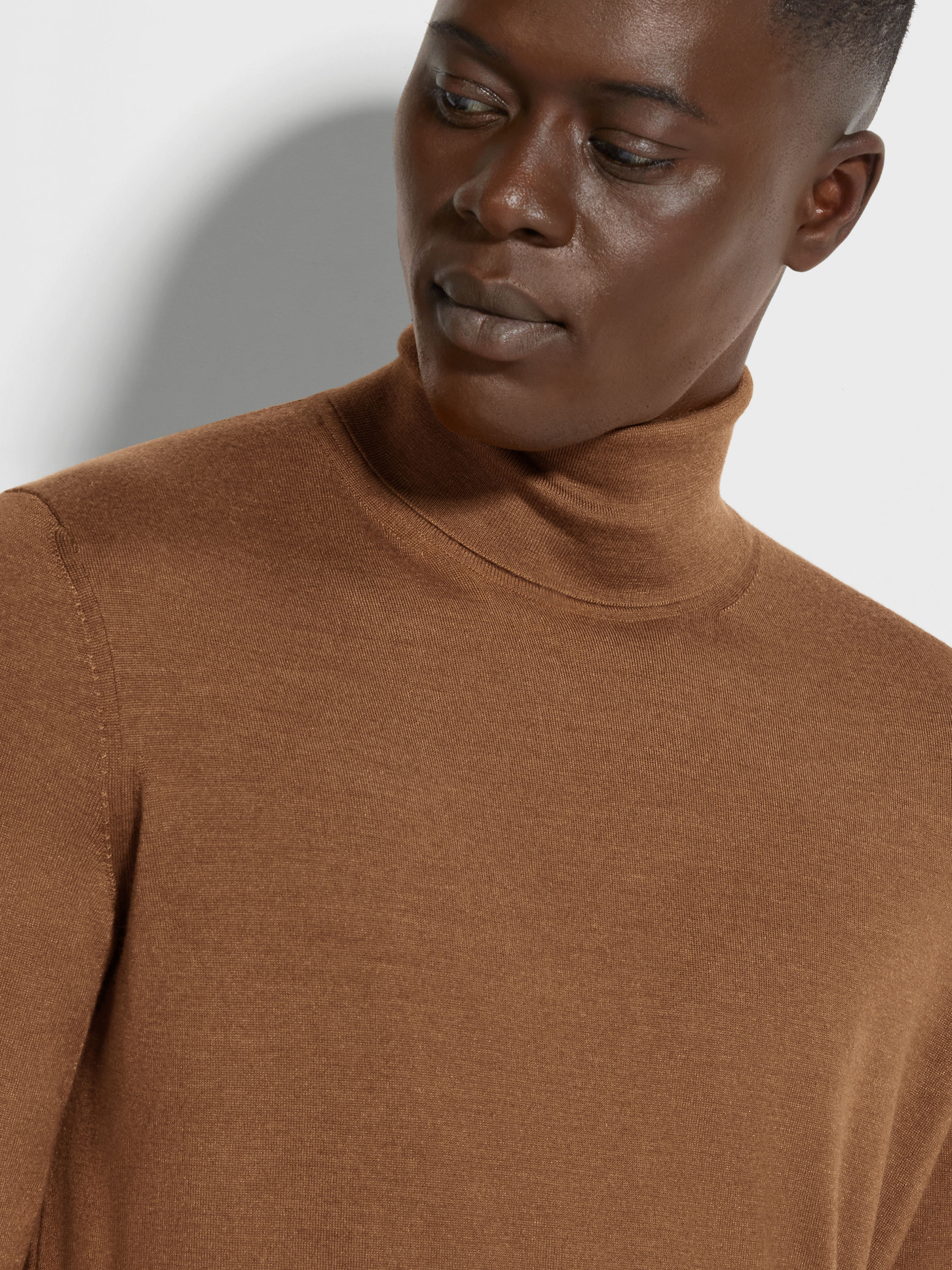 Dark Foliage Mélange Cashseta Turtleneck Product detail photo #1