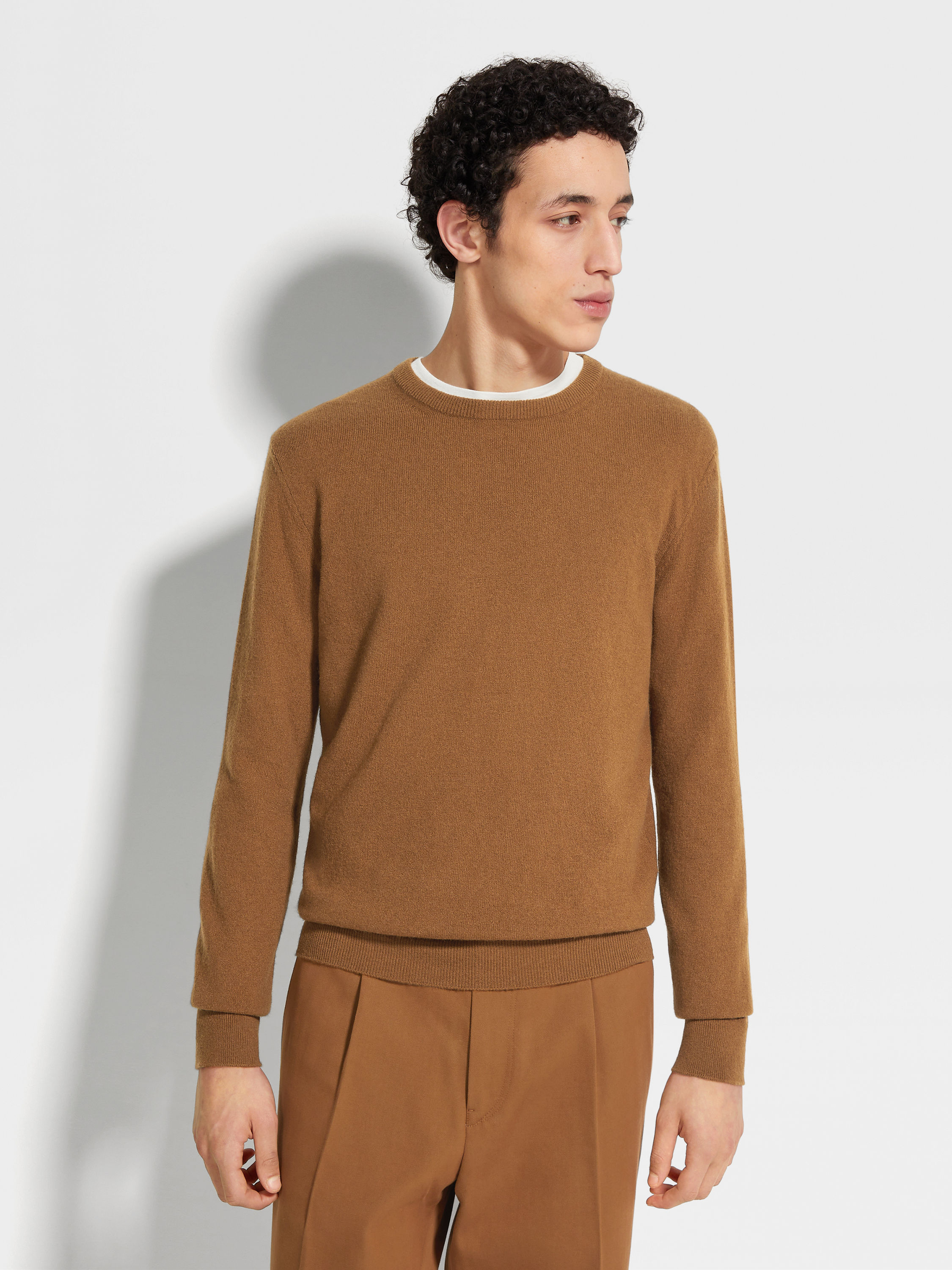 Suéter de Cuello Redondo en Oasi Cashmere Foliage Oscuro Mixto Foto #3 de detalle del producto