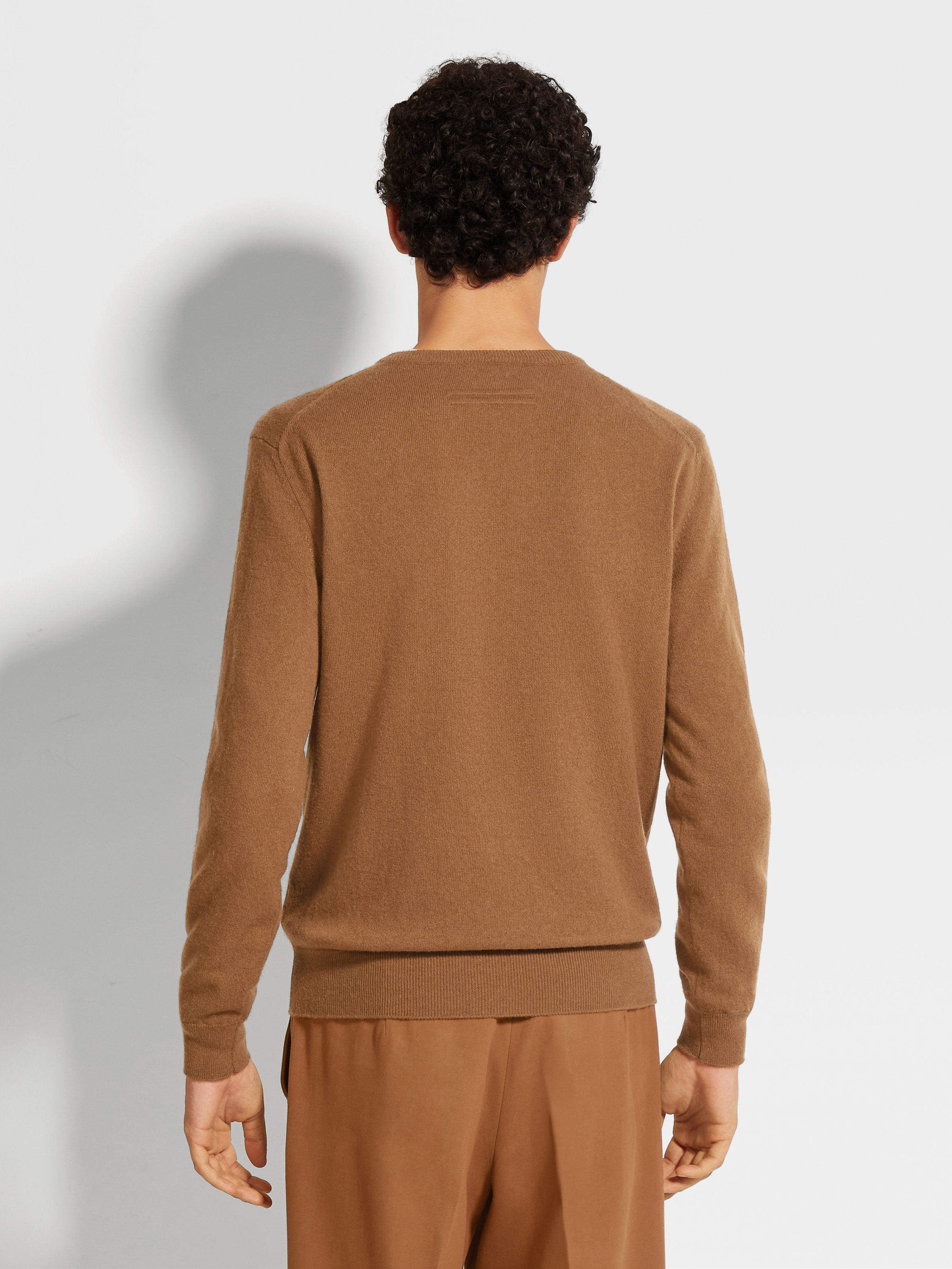 Suéter de Cuello Redondo en Oasi Cashmere Foliage Oscuro Mixto Foto #4 de detalle del producto