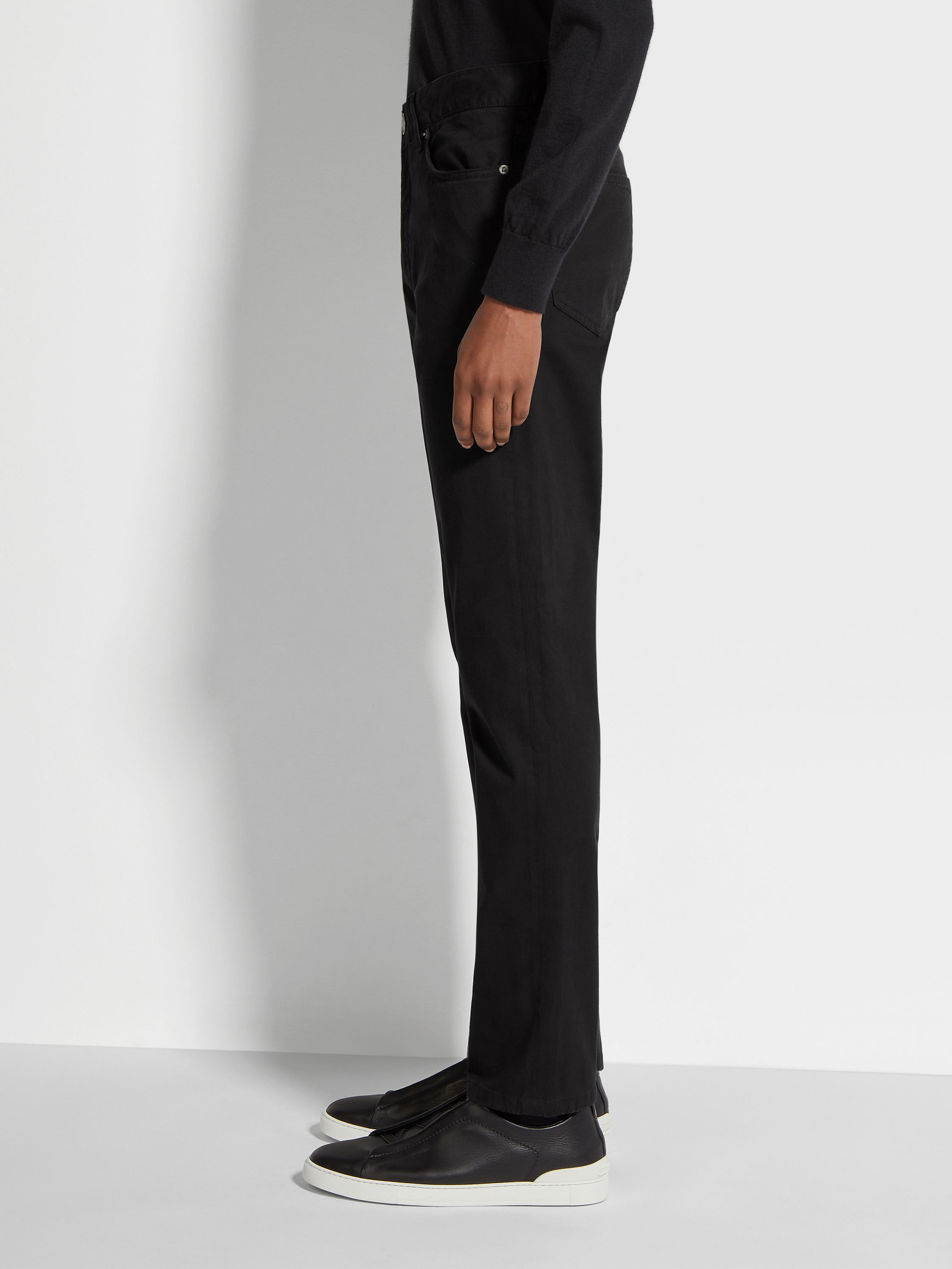 Jeans Roccia in Cotone Elasticizzato Neri Foto #2 di dettaglio del prodotto