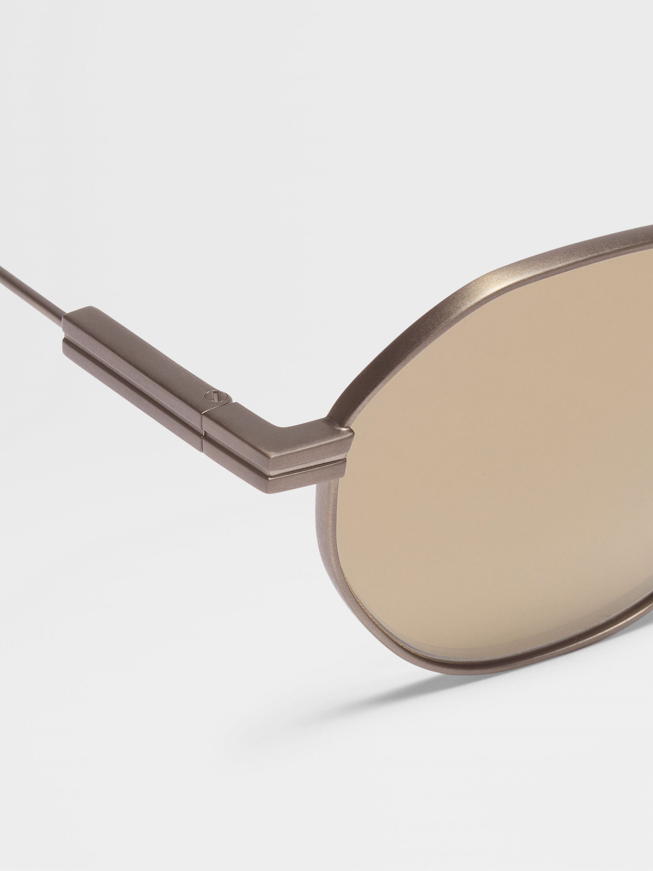 Light Bronze Titanium Foldable Sunglasses Product detail photo #1