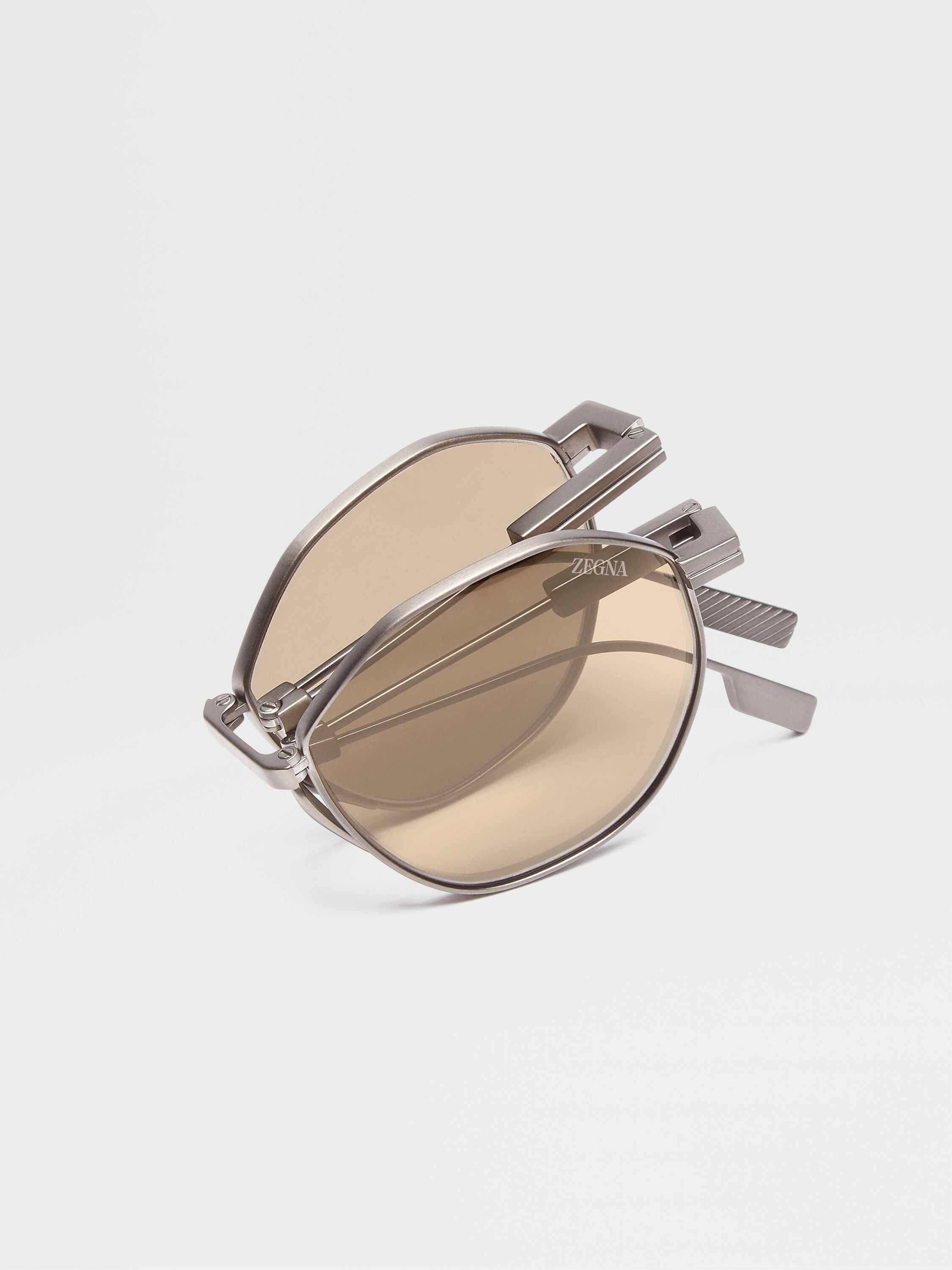 Light Bronze Titanium Foldable Sunglasses Product detail photo #4