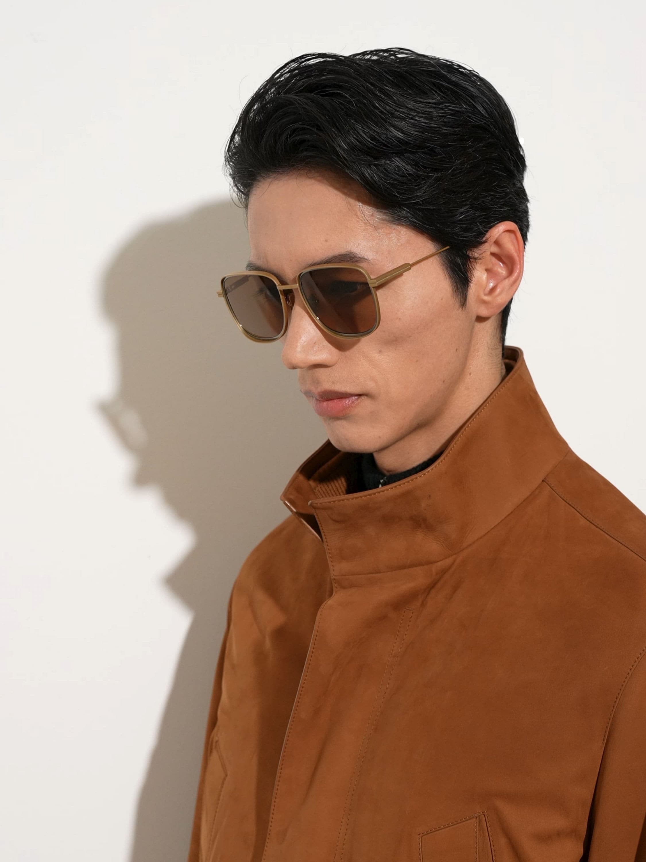 缎光黄铜色金属太阳镜