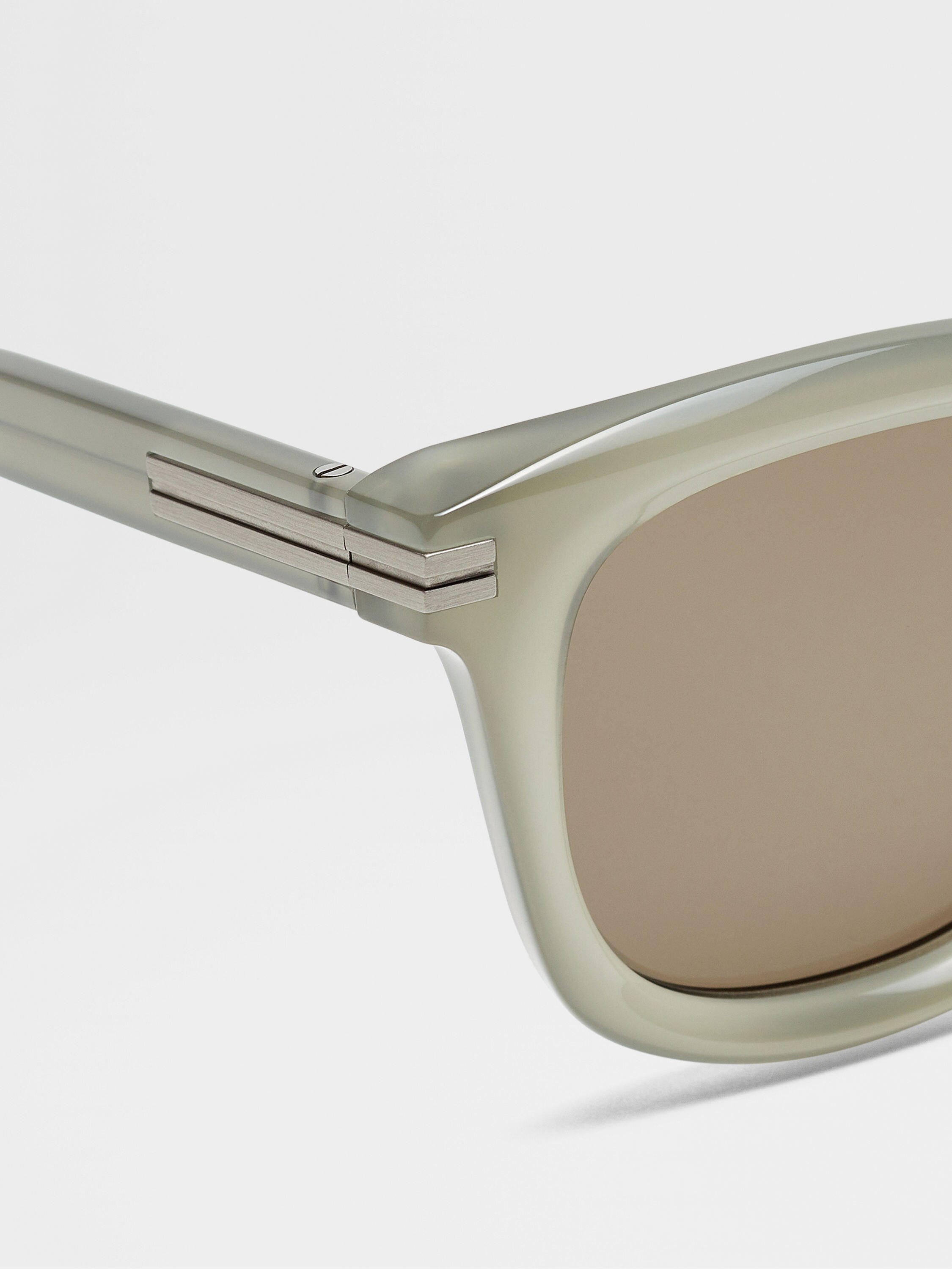 浅灰色醋酸纤维太阳镜 产品细节图 #1