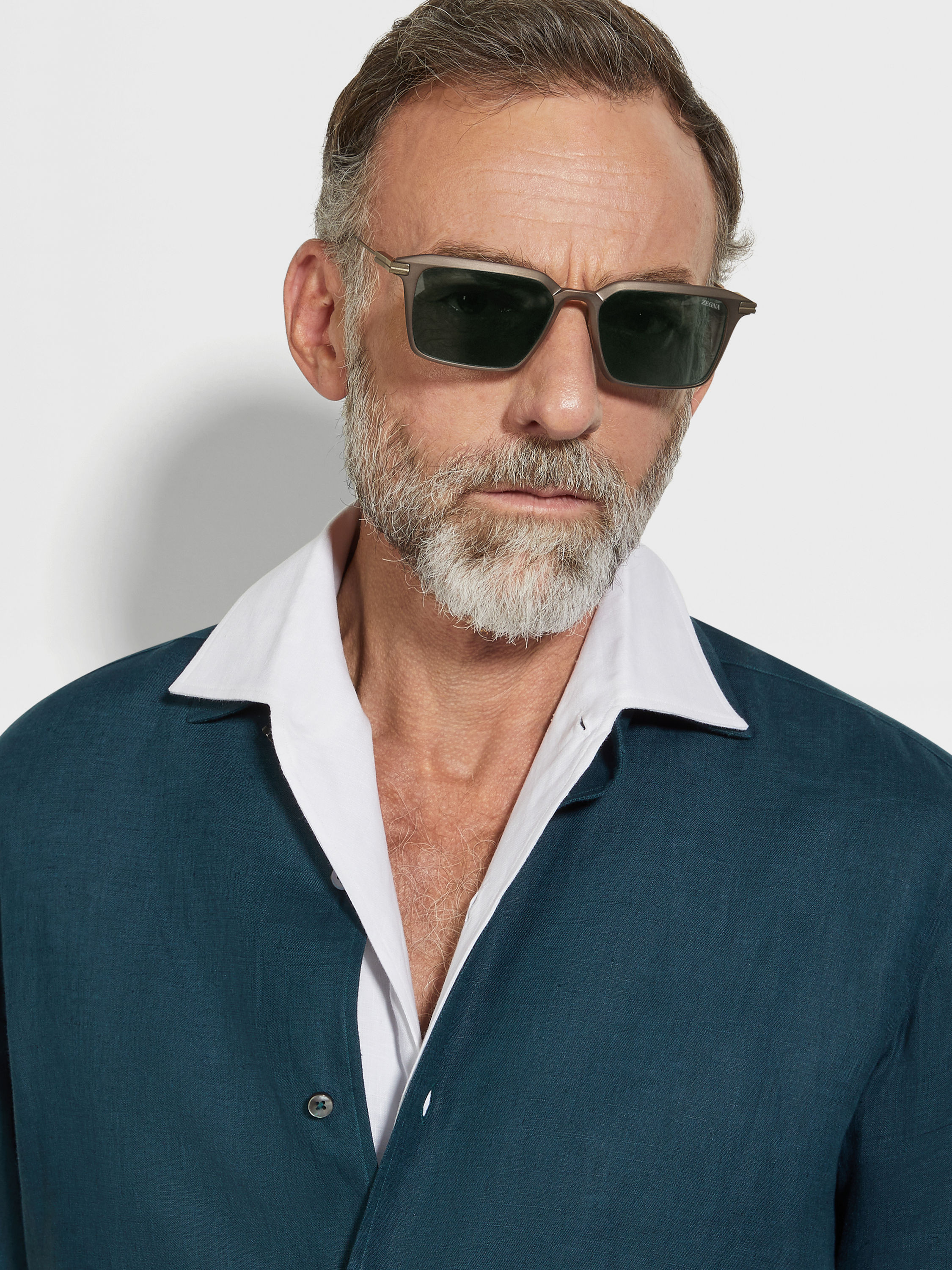 Sonnenbrille aus Aluminium und Metall in Dunkelgrün Detailfoto #3 des Produkts