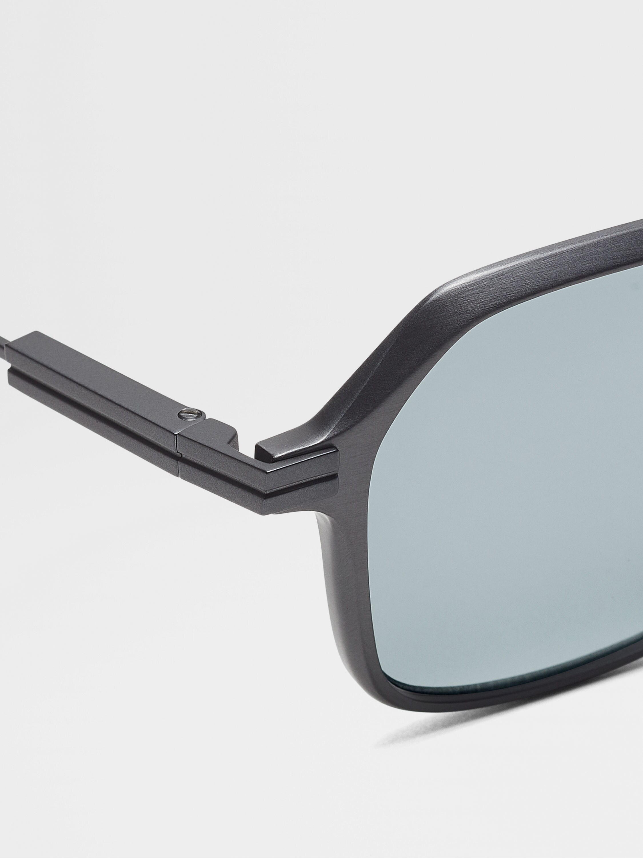 Navy Blue Aluminum and Metal Sunglasses Product detail photo #1