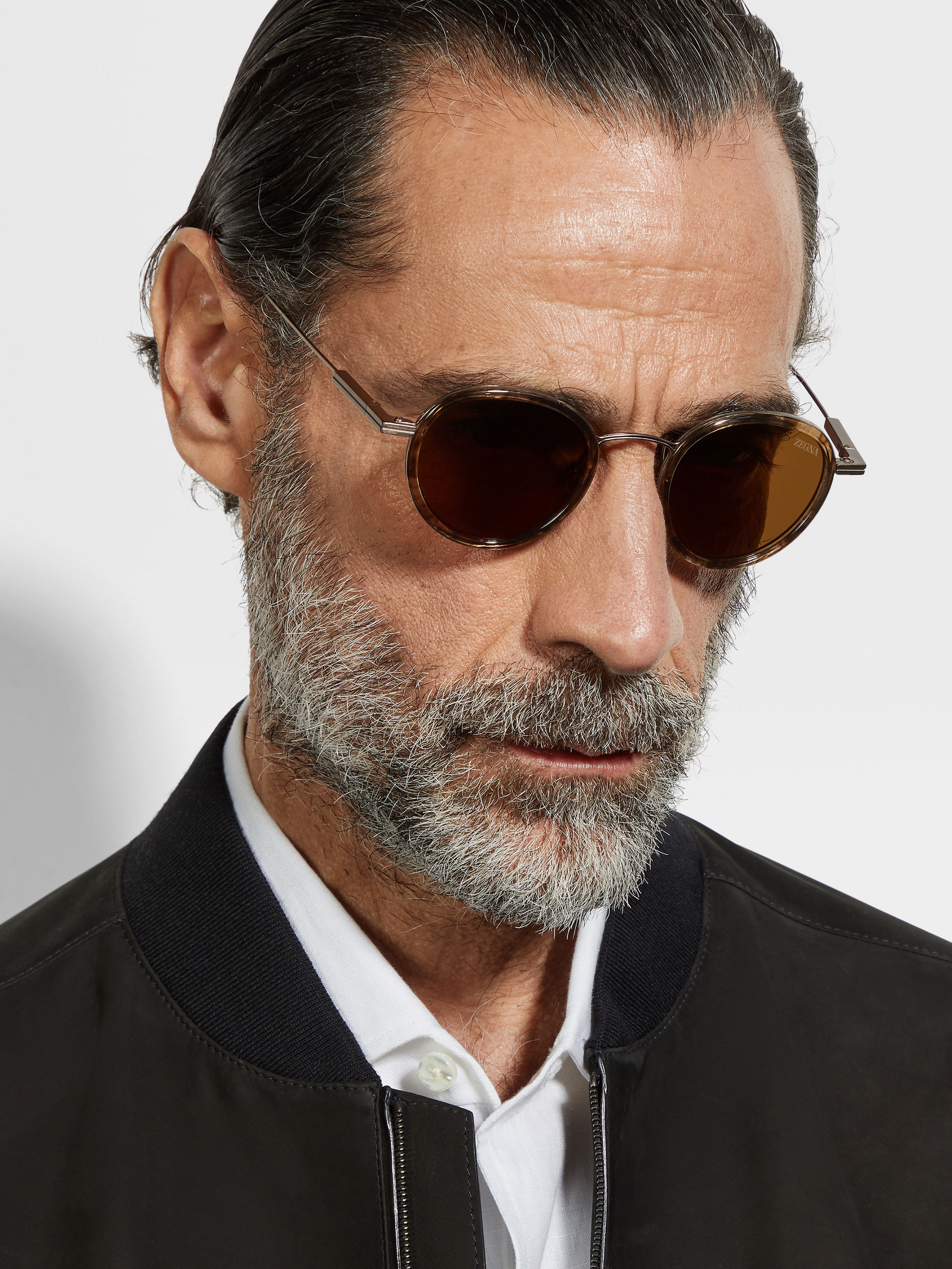 Sonnenbrille aus Titan und Acetat in Havana-Braun Detailfoto #3 des Produkts