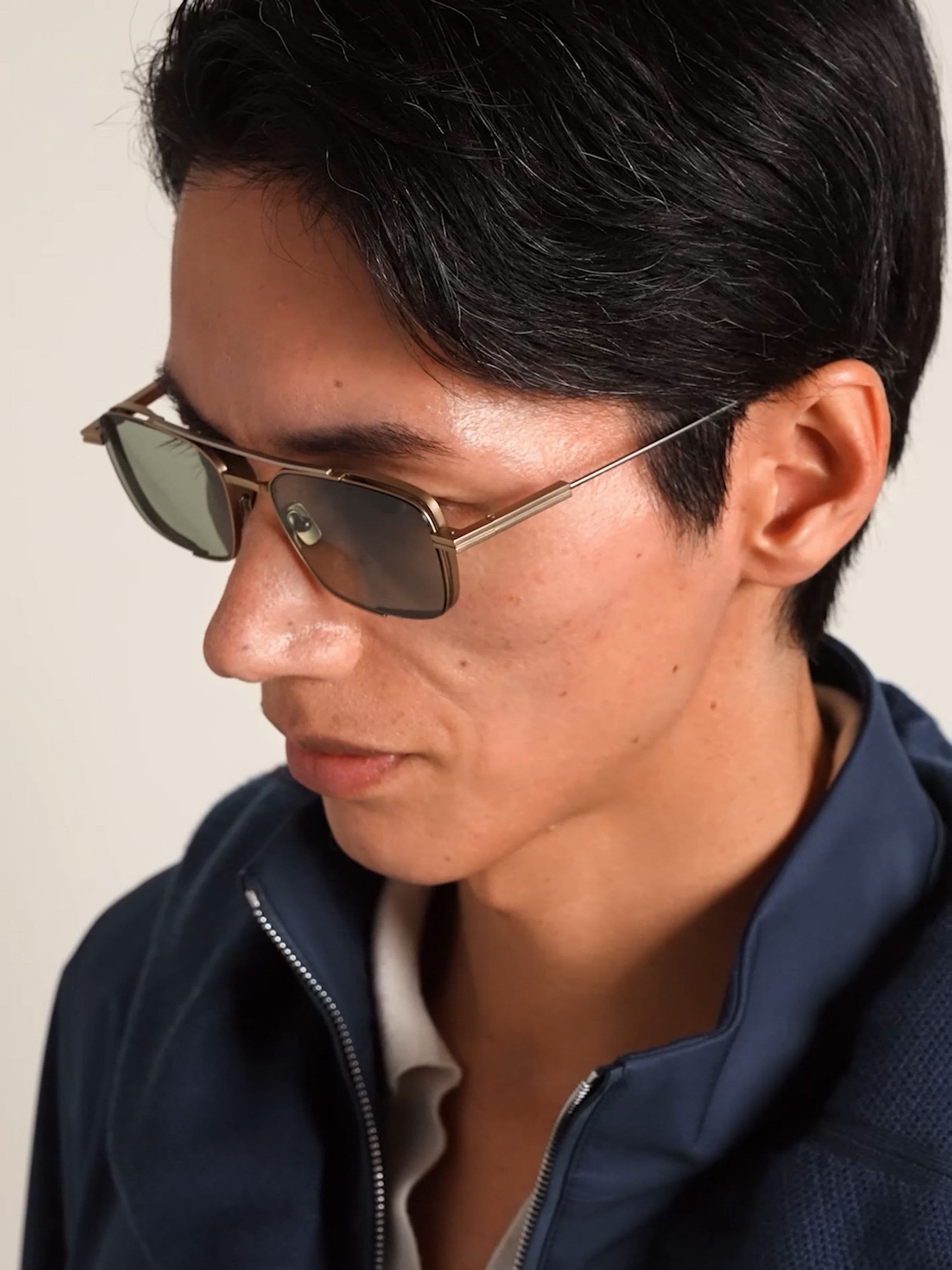 Sonnenbrille aus Titan in Blassgold