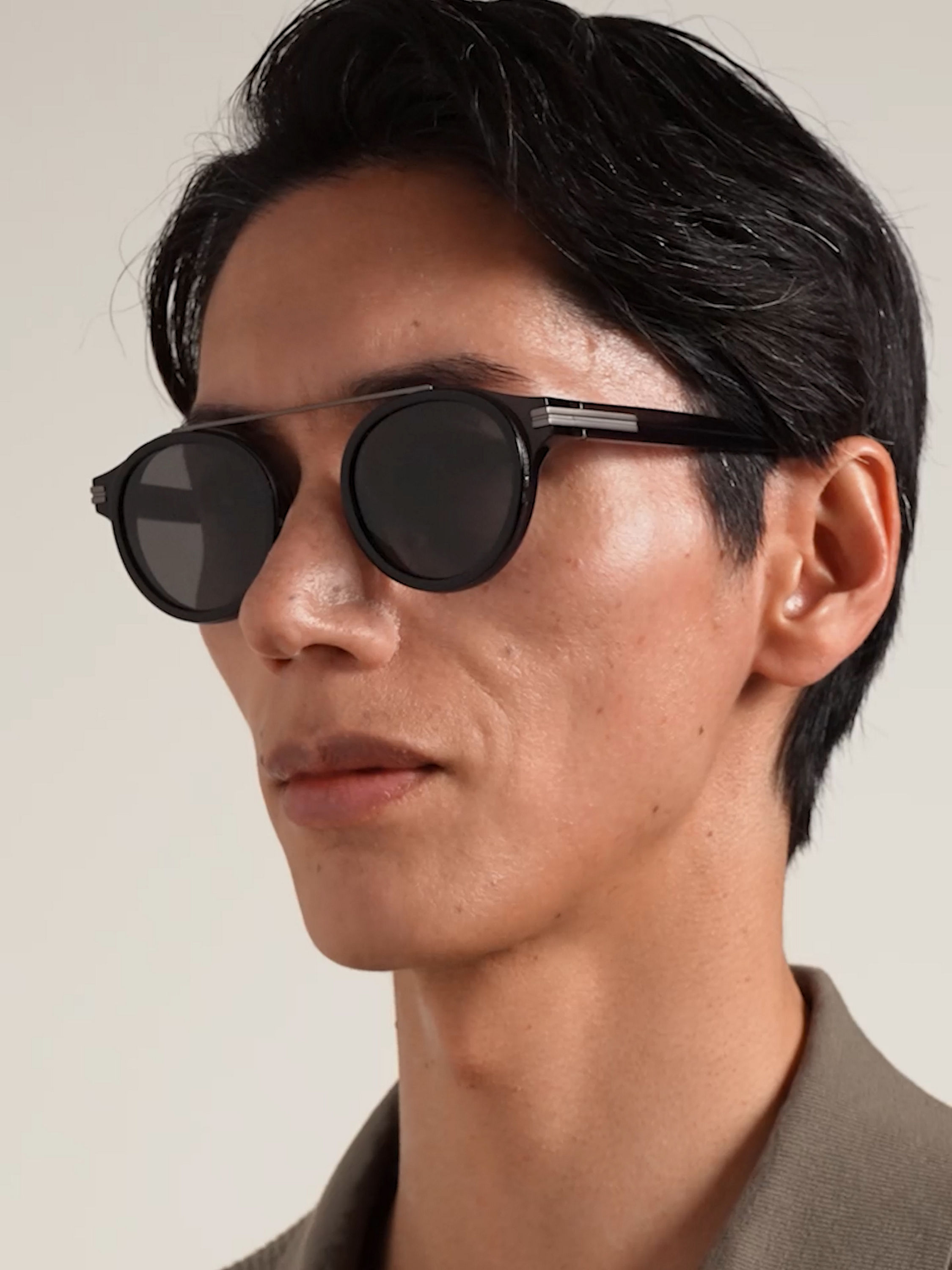 Occhiali da Sole in Acetato Grigio Trasparente