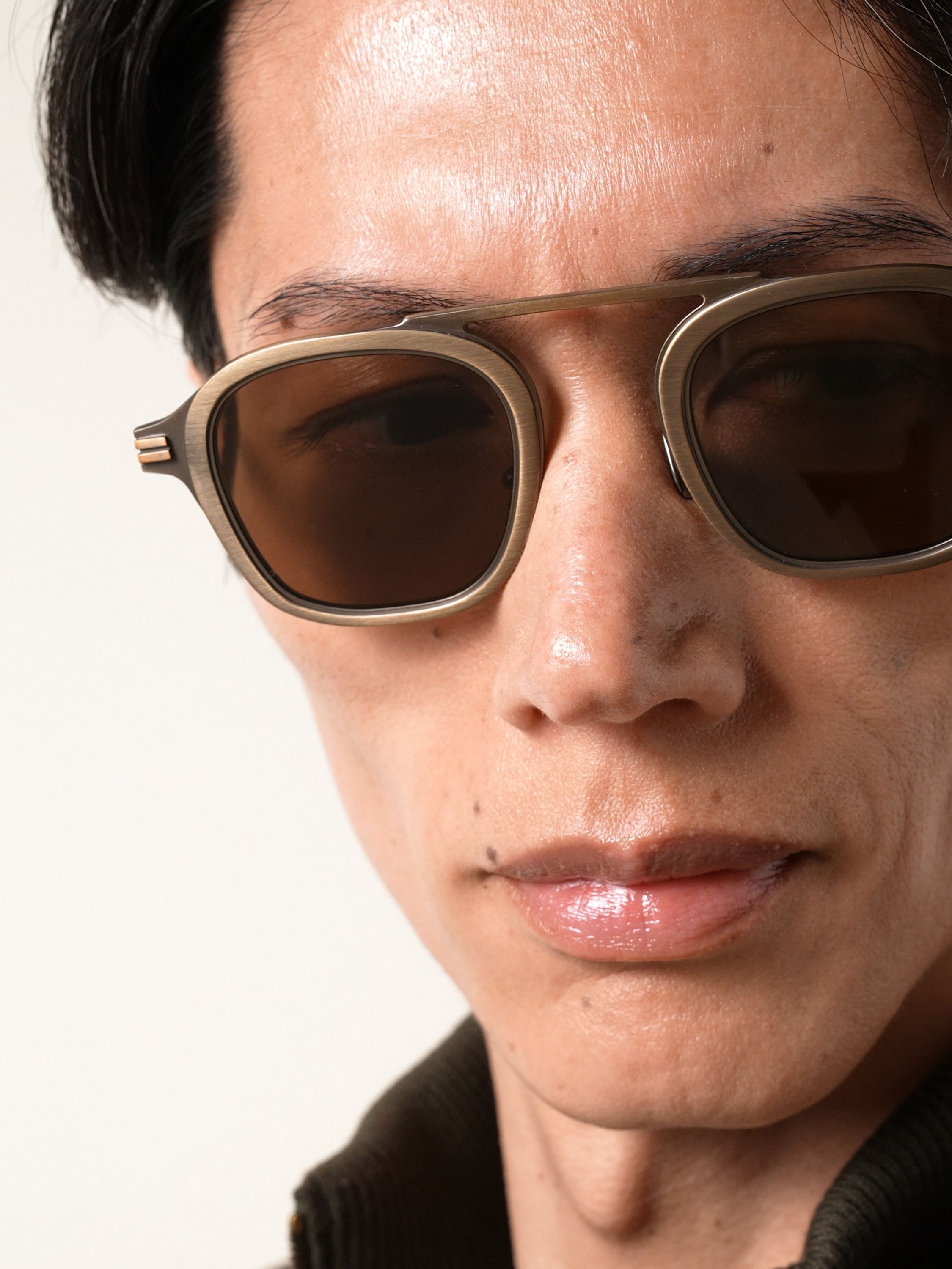 Antique Gold Orizzonte I Titanium Sunglasses
