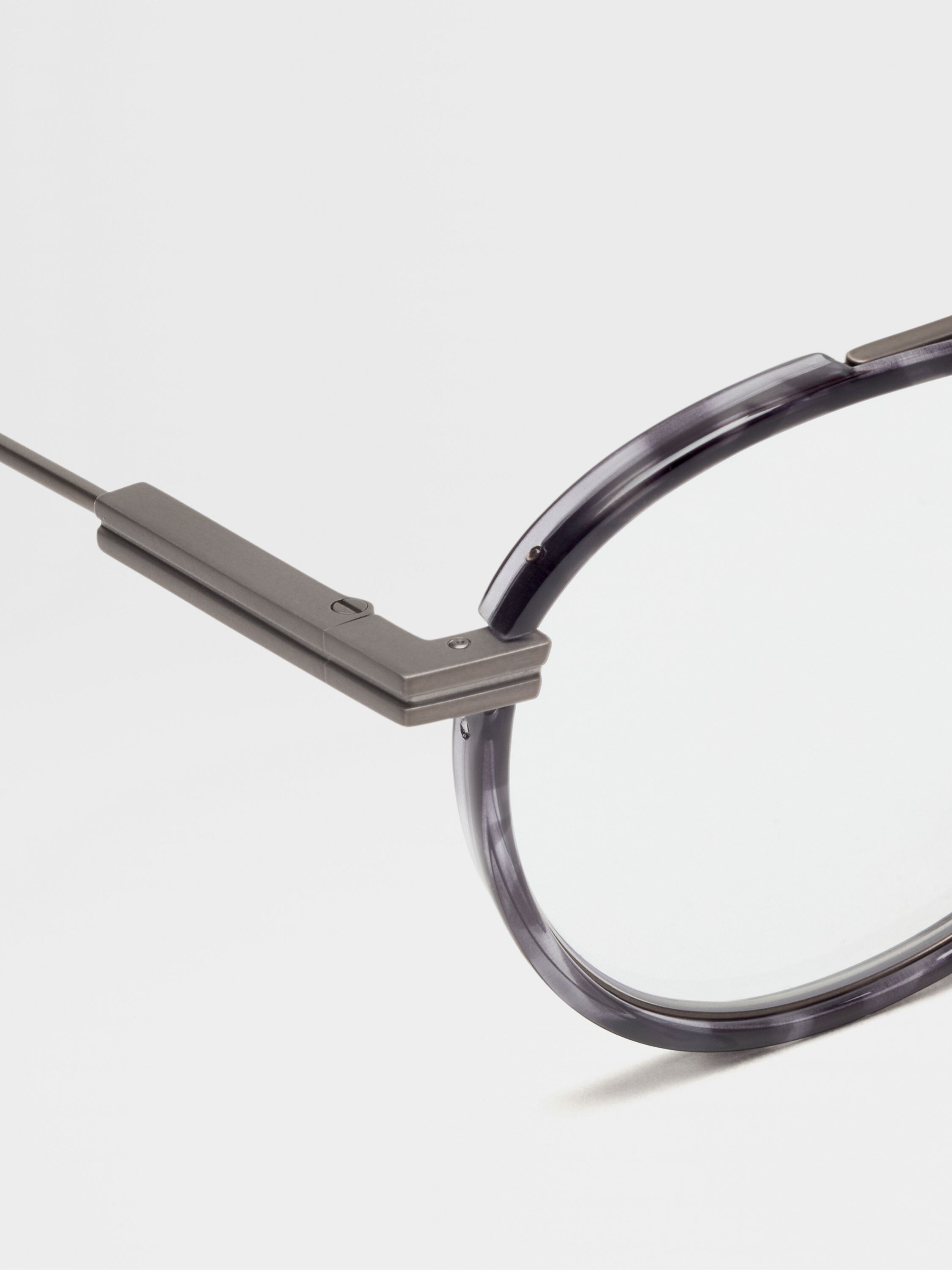 Brille aus Titan in Gunmetal-Grau Detailfoto #1 des Produkts