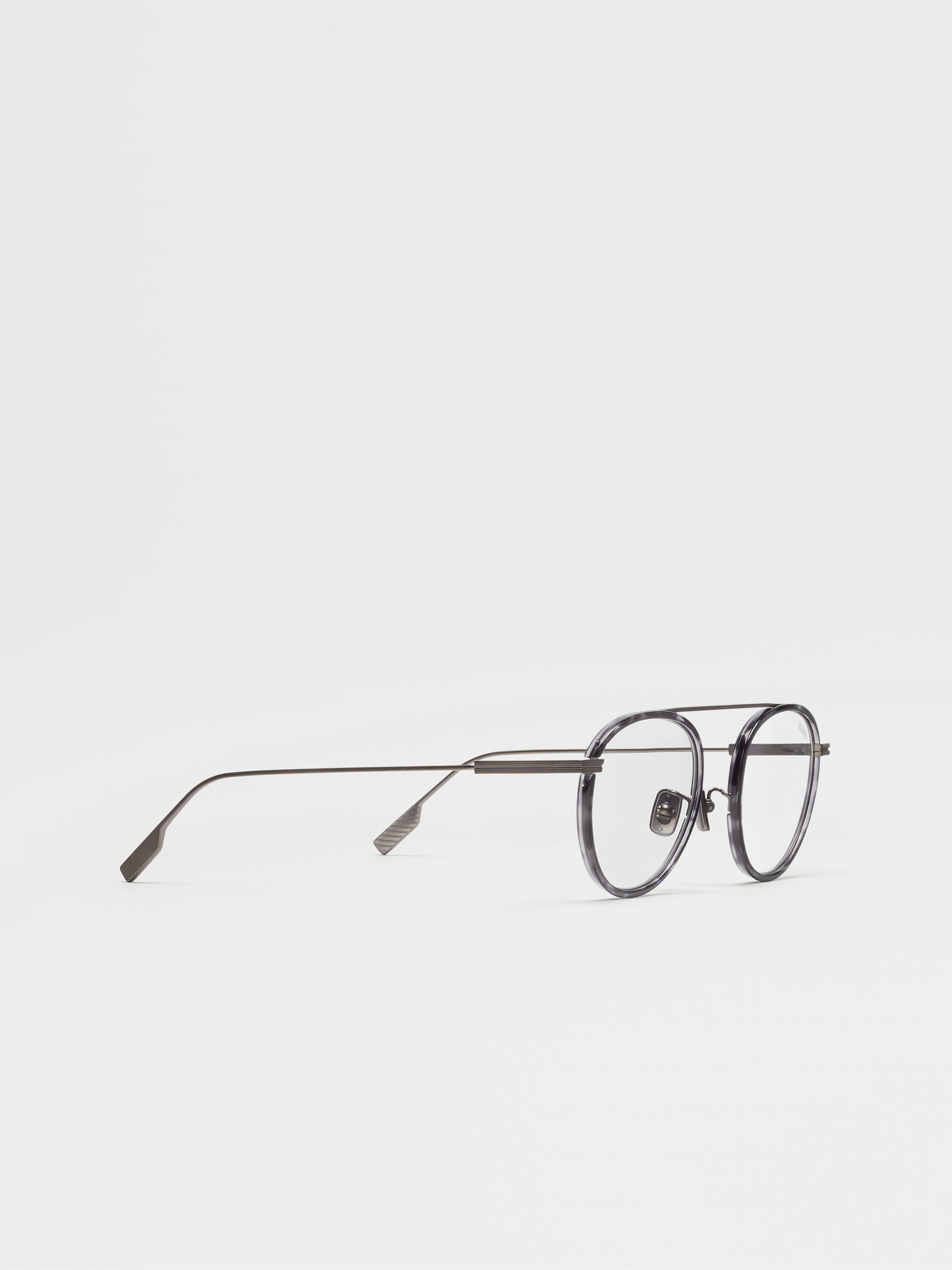 Brille aus Titan in Gunmetal-Grau Detailfoto #2 des Produkts