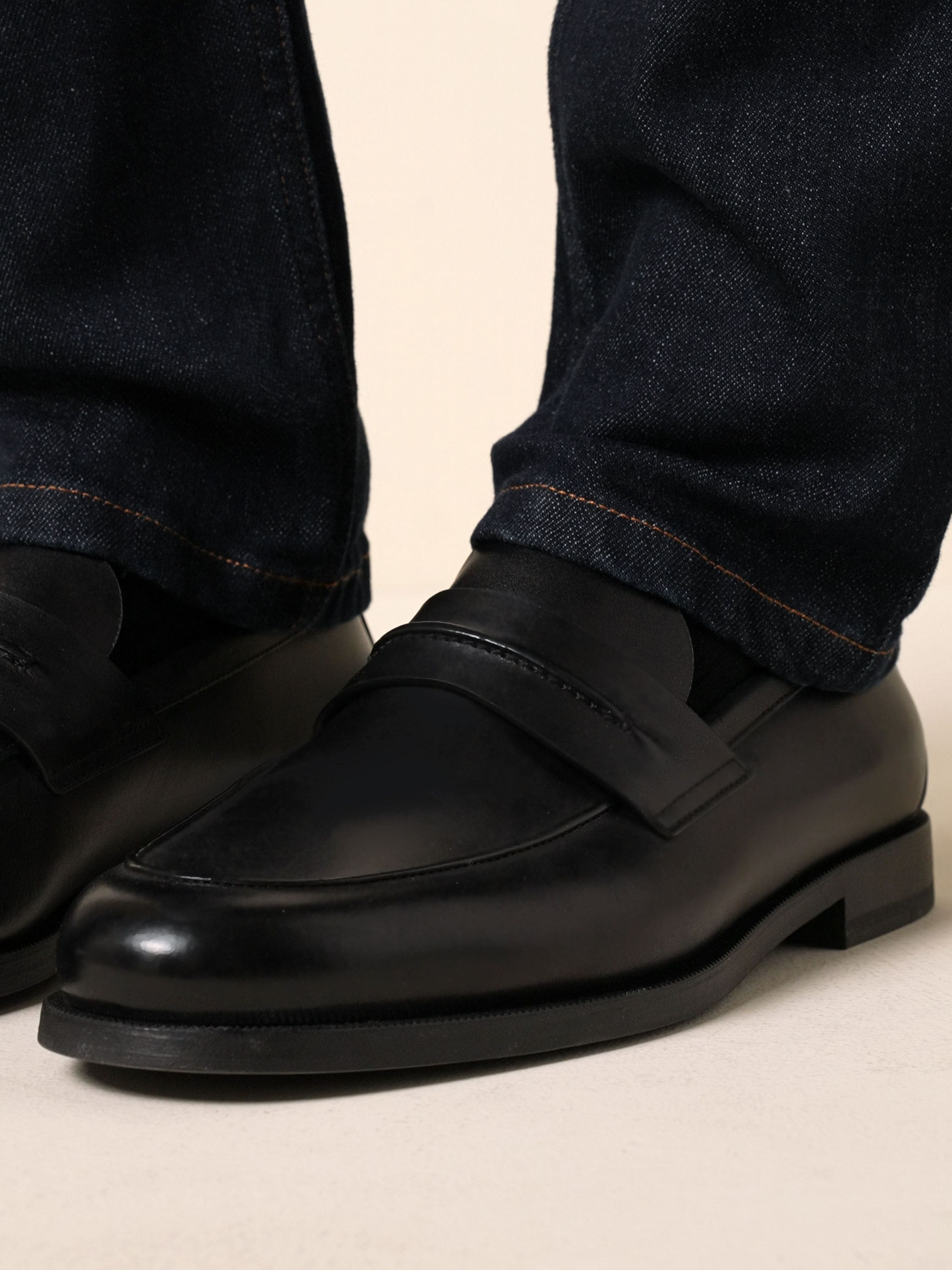 Black Leather Mocassin Corso Loafer FW26 39870369 | Zegna PL