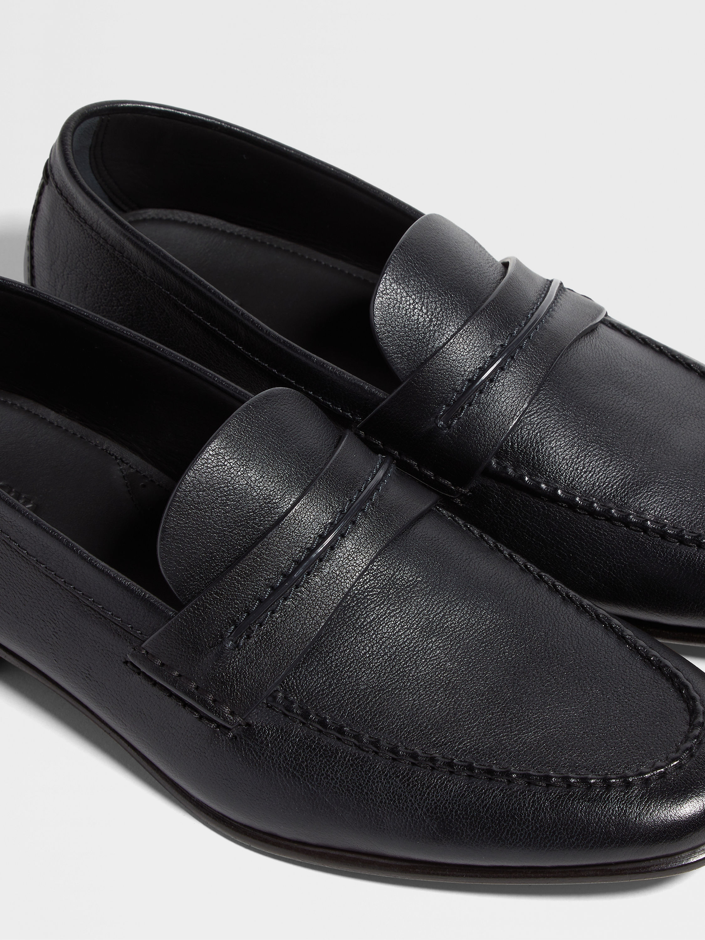 Black Natural Grain Leather Mocassin Loafer Product detail photo #3