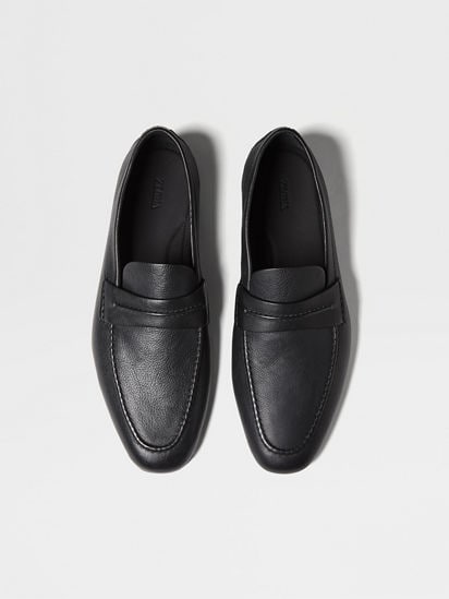 ブラック ナチュラルグレインレザー Mocassinローファー SS25 ブラック ナチュラルグレインレザー Mocassinローファー SS25