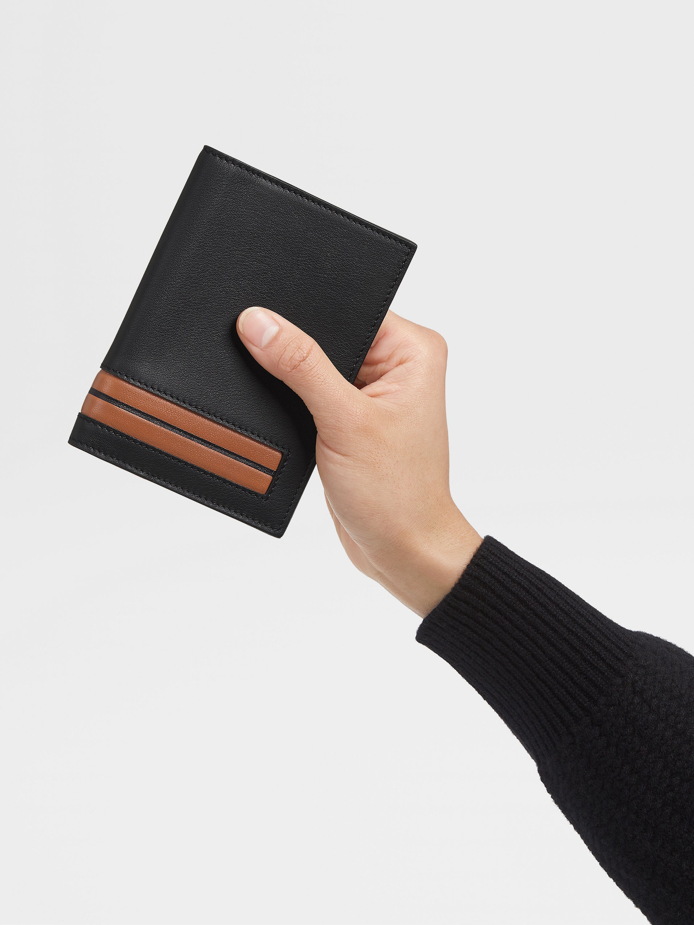 Black Leather Passport Case Product detail photo #3