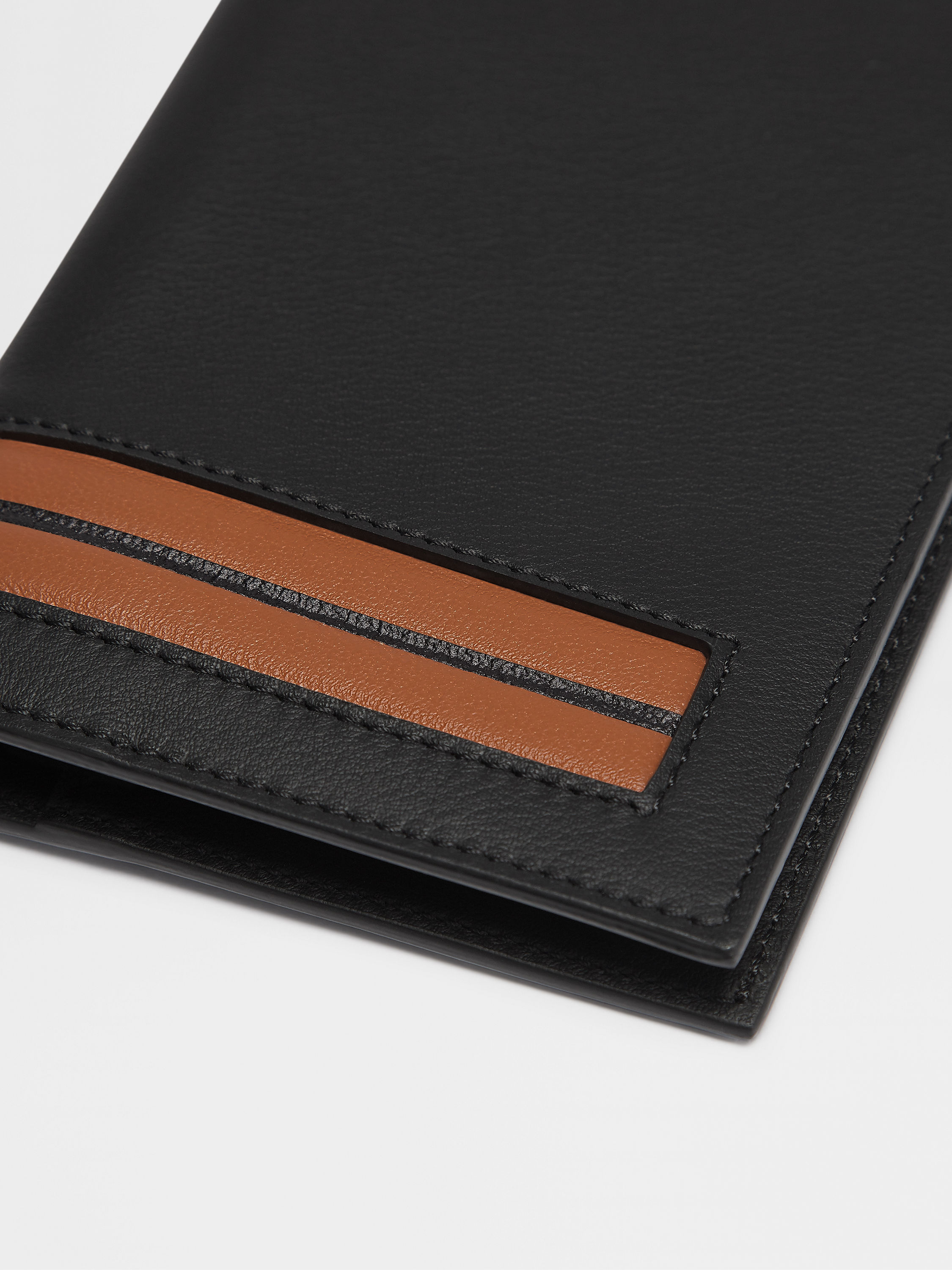 Black Leather Passport Case Product detail photo #4
