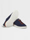 Triple Stitch™ Sneaker aus Baumwolldenim in Marineblau Detailfoto #4 des Produkts
