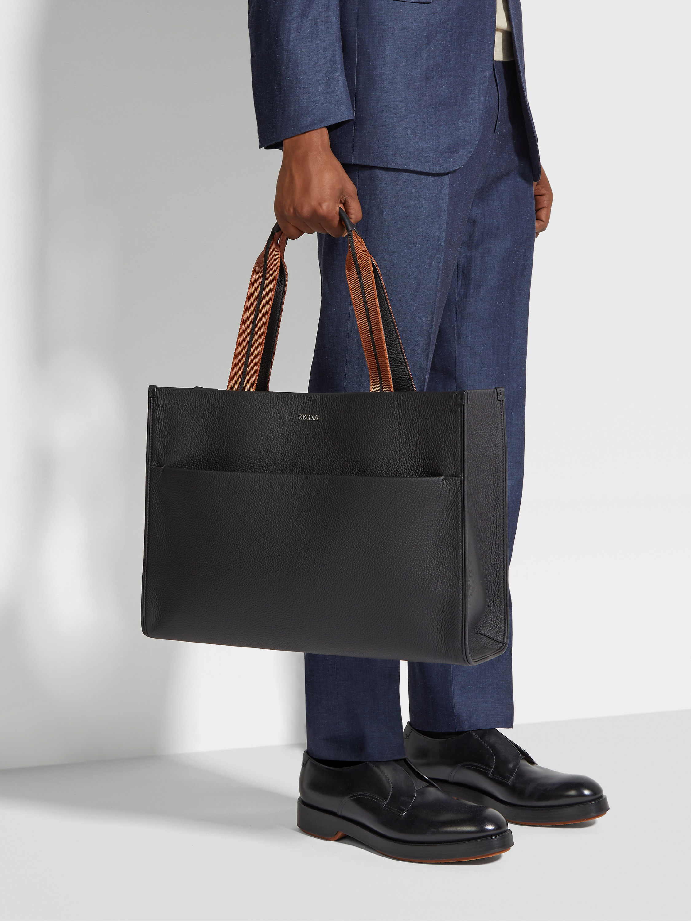 Tote Bag Horizontal em Pele de Veado no Tom Preto Foto #1 de detalhe do produto