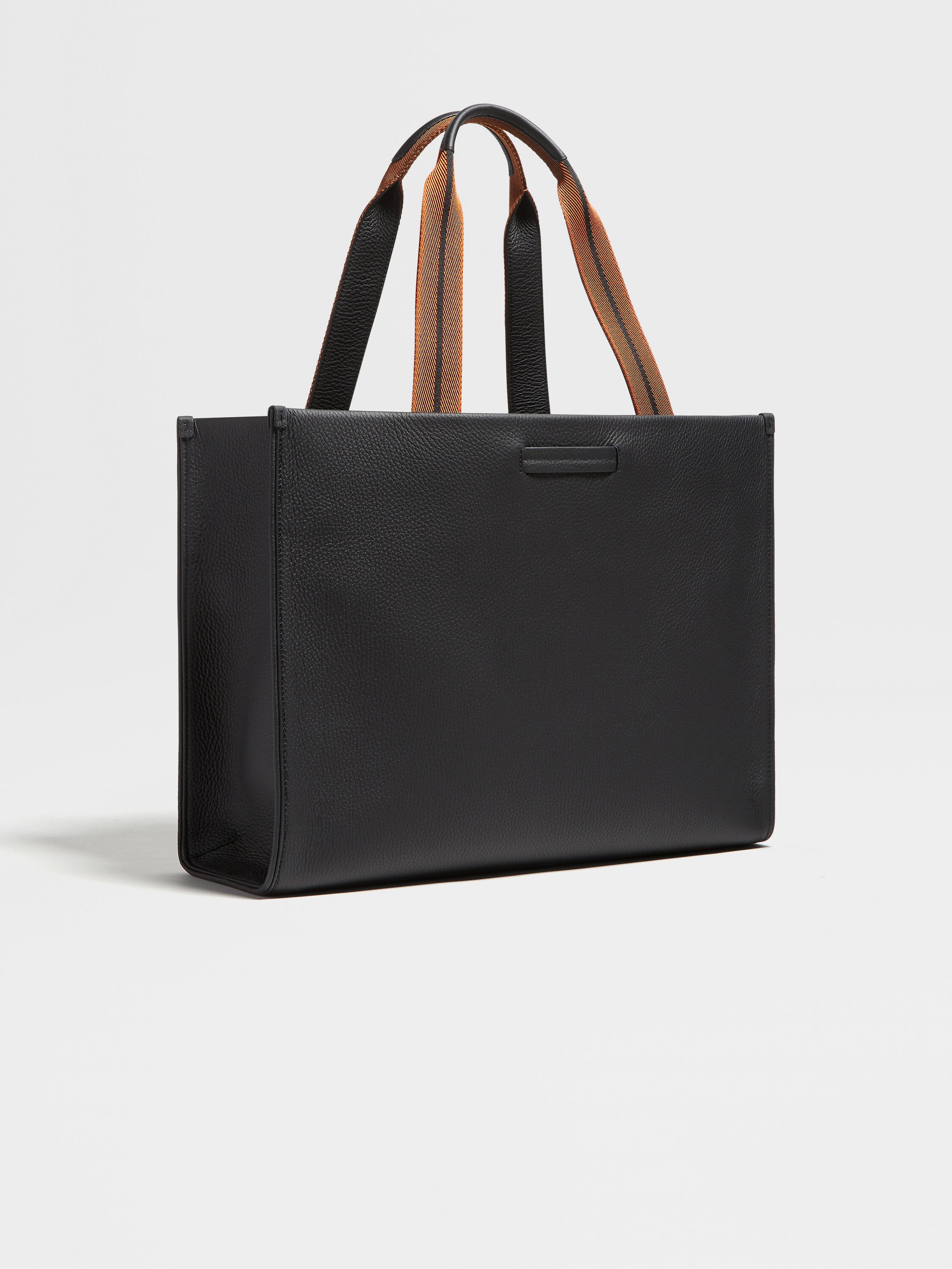 Tote Bag Horizontal em Pele de Veado no Tom Preto Foto #2 de detalhe do produto