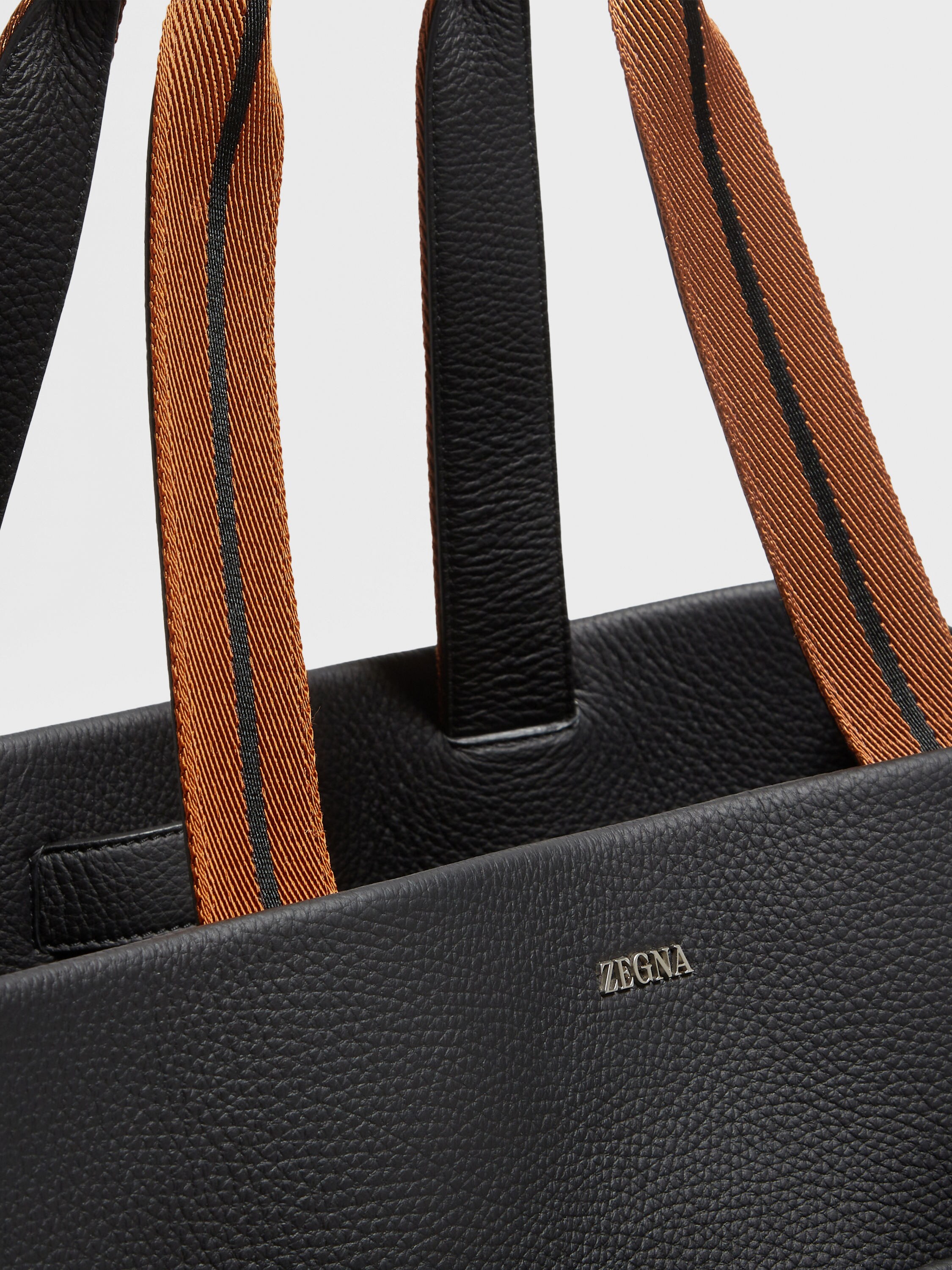 Tote Bag Horizontal em Pele de Veado no Tom Preto Foto #4 de detalhe do produto