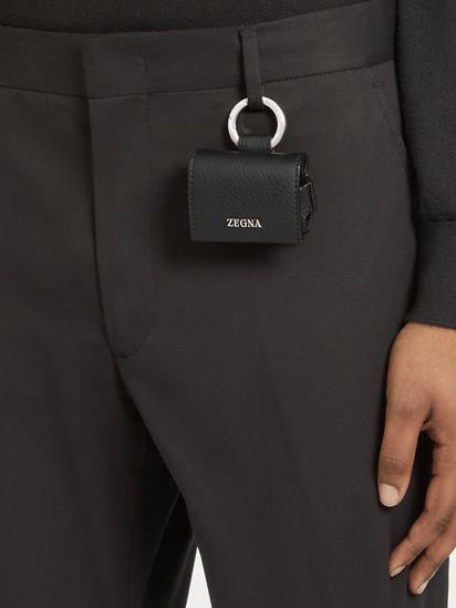ブラック ディアスキンAirPods Pro ケース FW24 22982932 | Zegna JP ブラック ディアスキンAirPods Pro ケース FW24 22982932 | Zegna JP