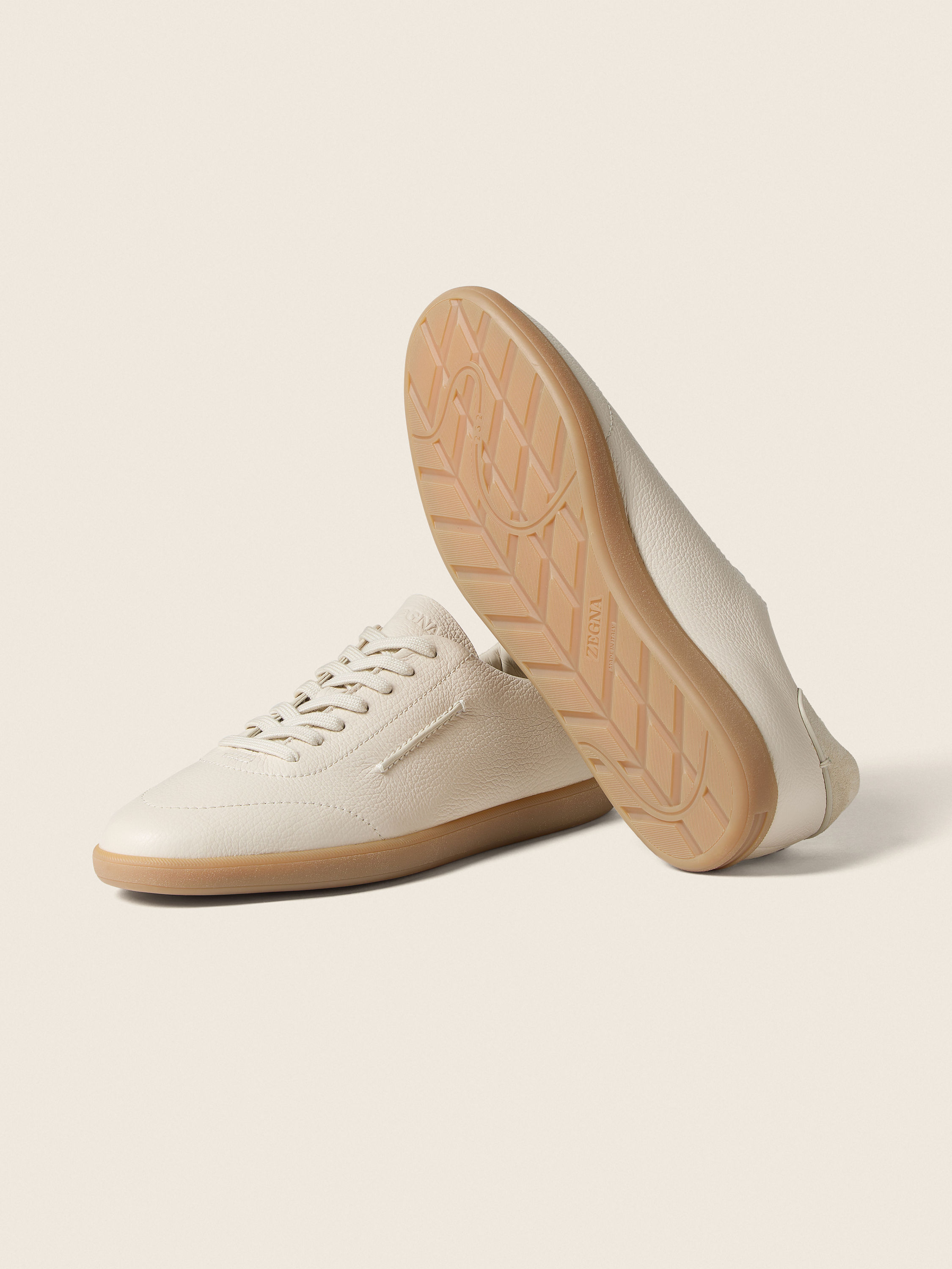 White Leather 232 Sneakers Product detail photo #5