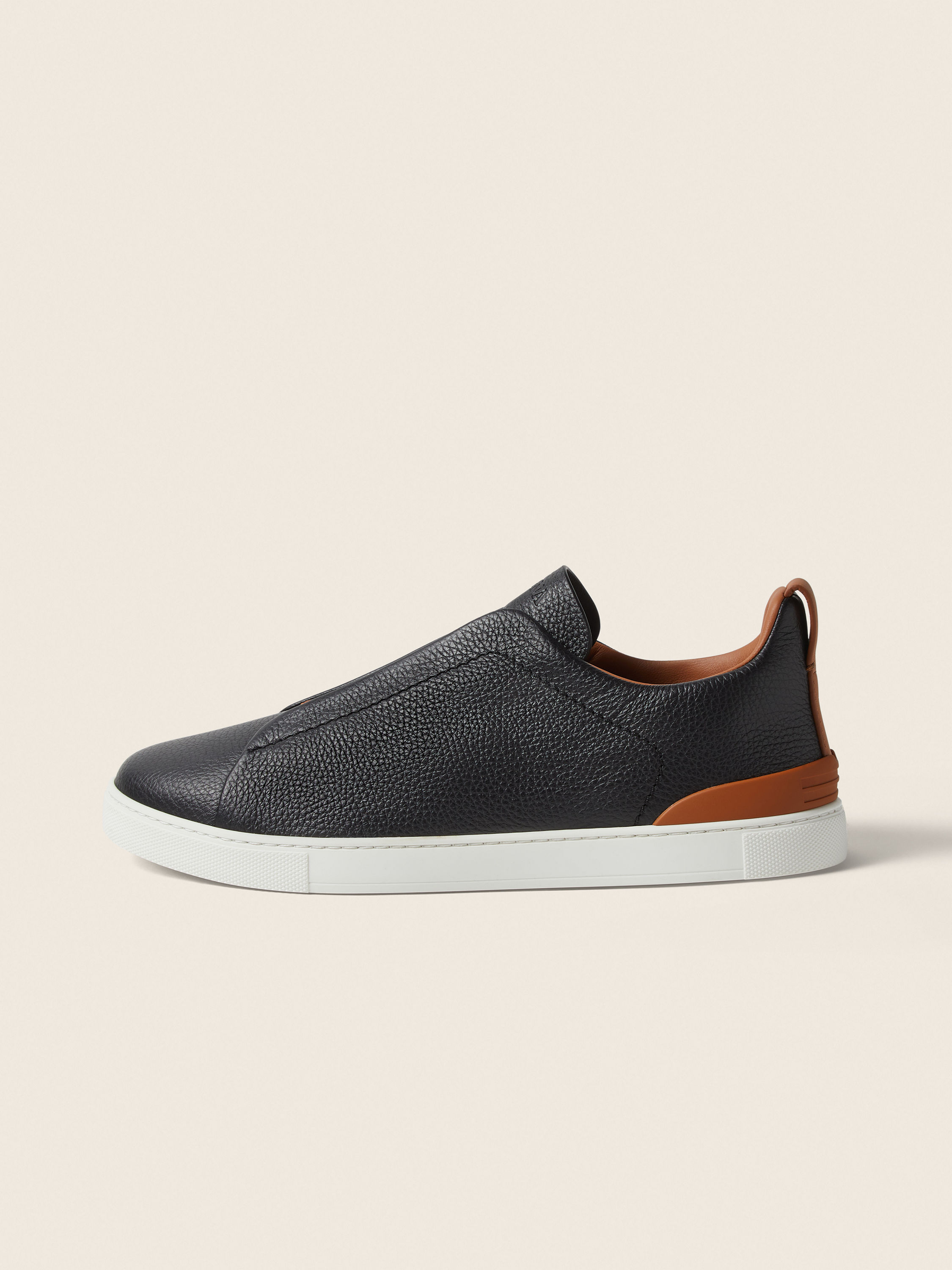 Triple Stitch™ Sneaker aus Leder in Schwarz Detailfoto #3 des Produkts