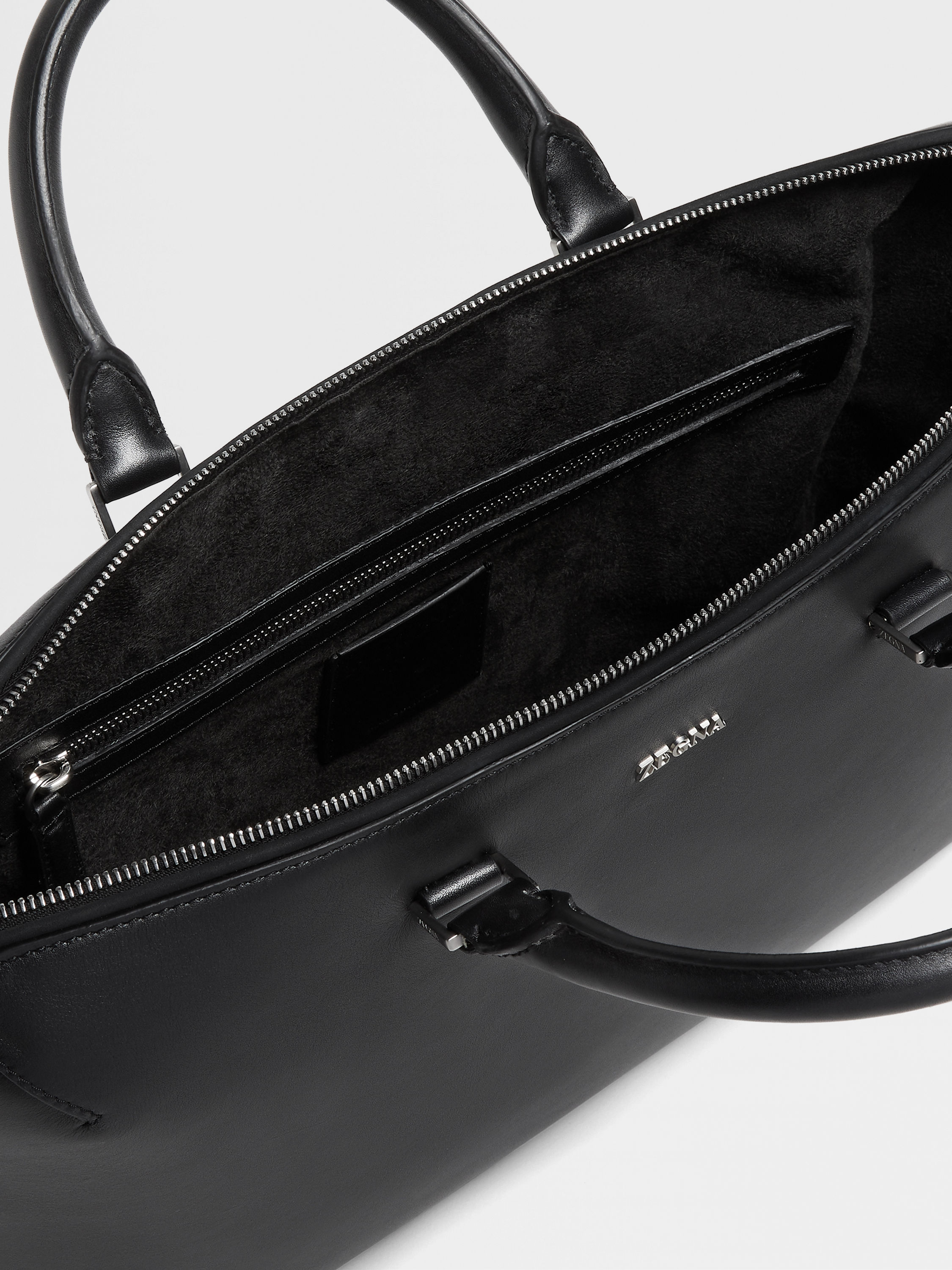 Porte-Documents en Cuir Noir Photo #3 de détail du produit