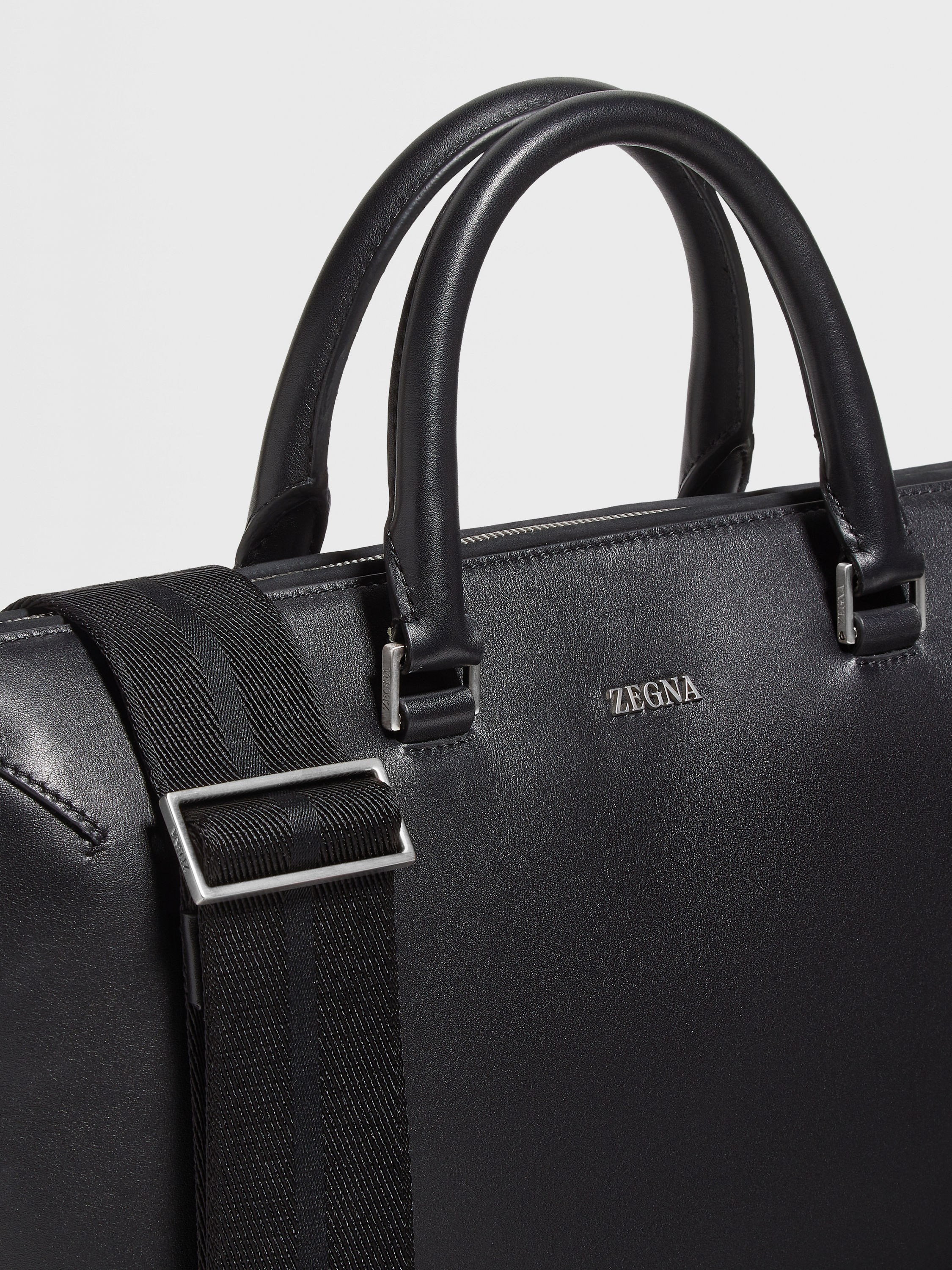 Porte-Documents en Cuir Noir Photo #4 de détail du produit