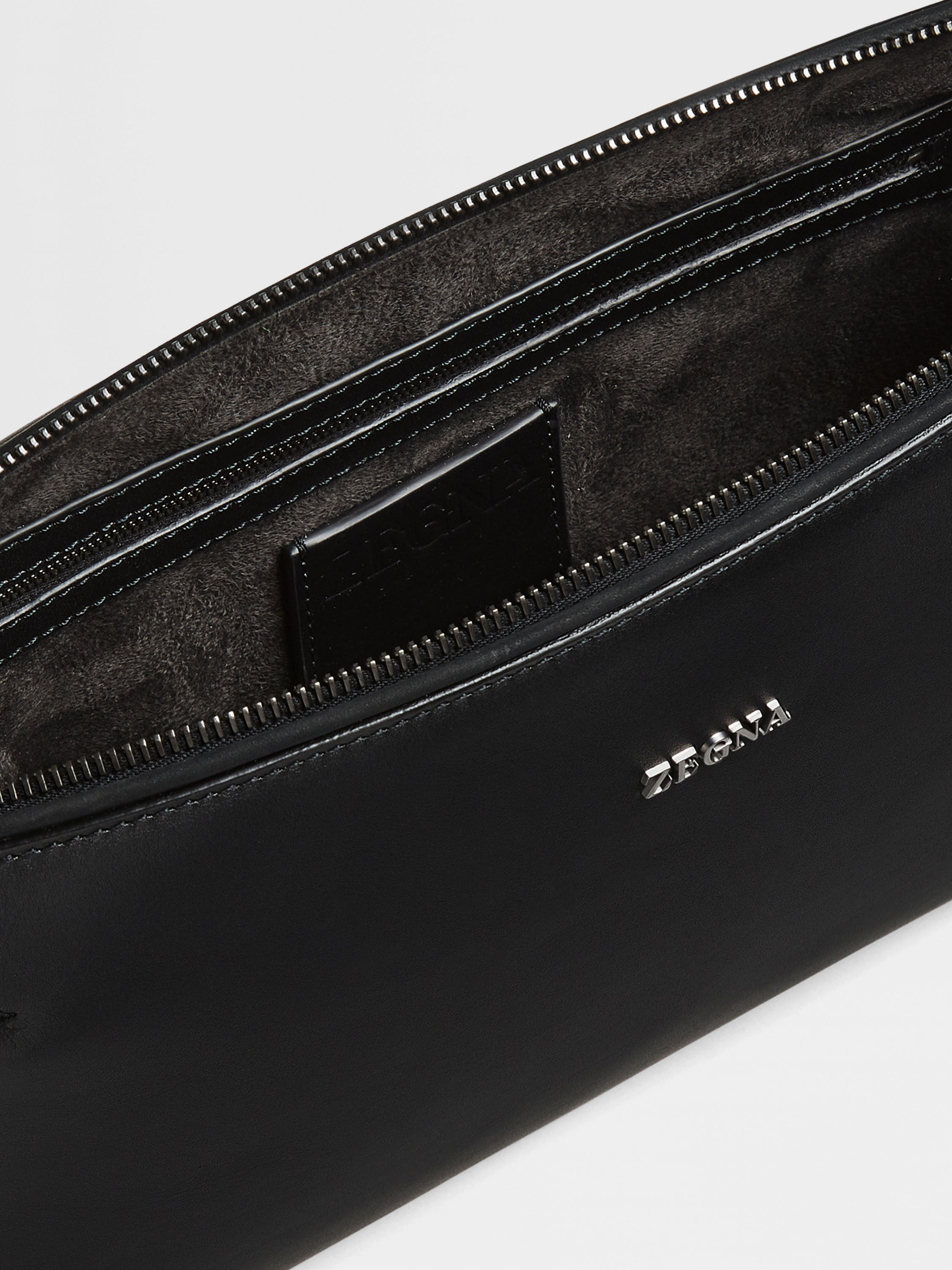 Cartera de Mano de Piel Negra Foto #1 de detalle del producto