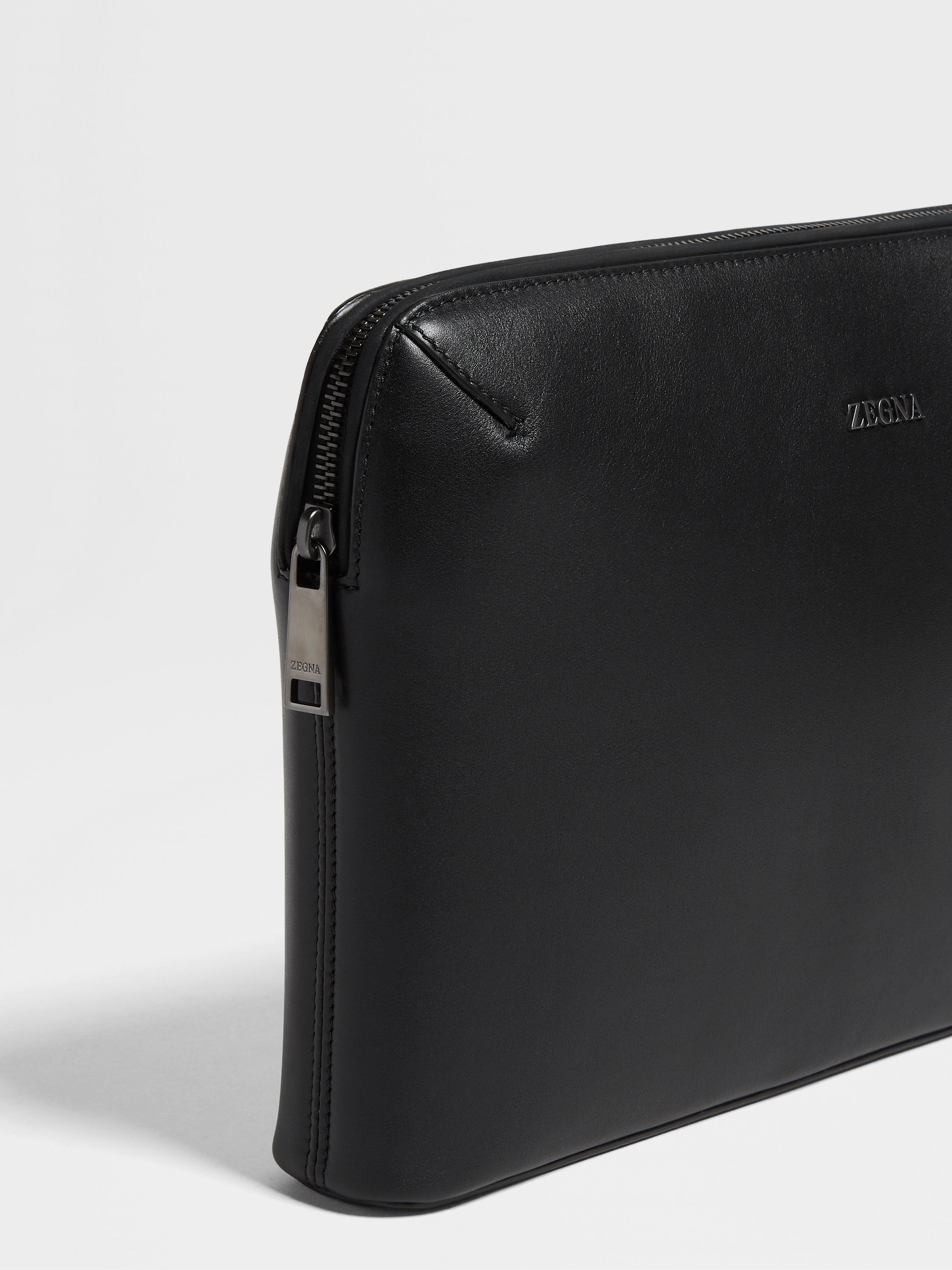 Cartera de Mano de Piel Negra Foto #4 de detalle del producto