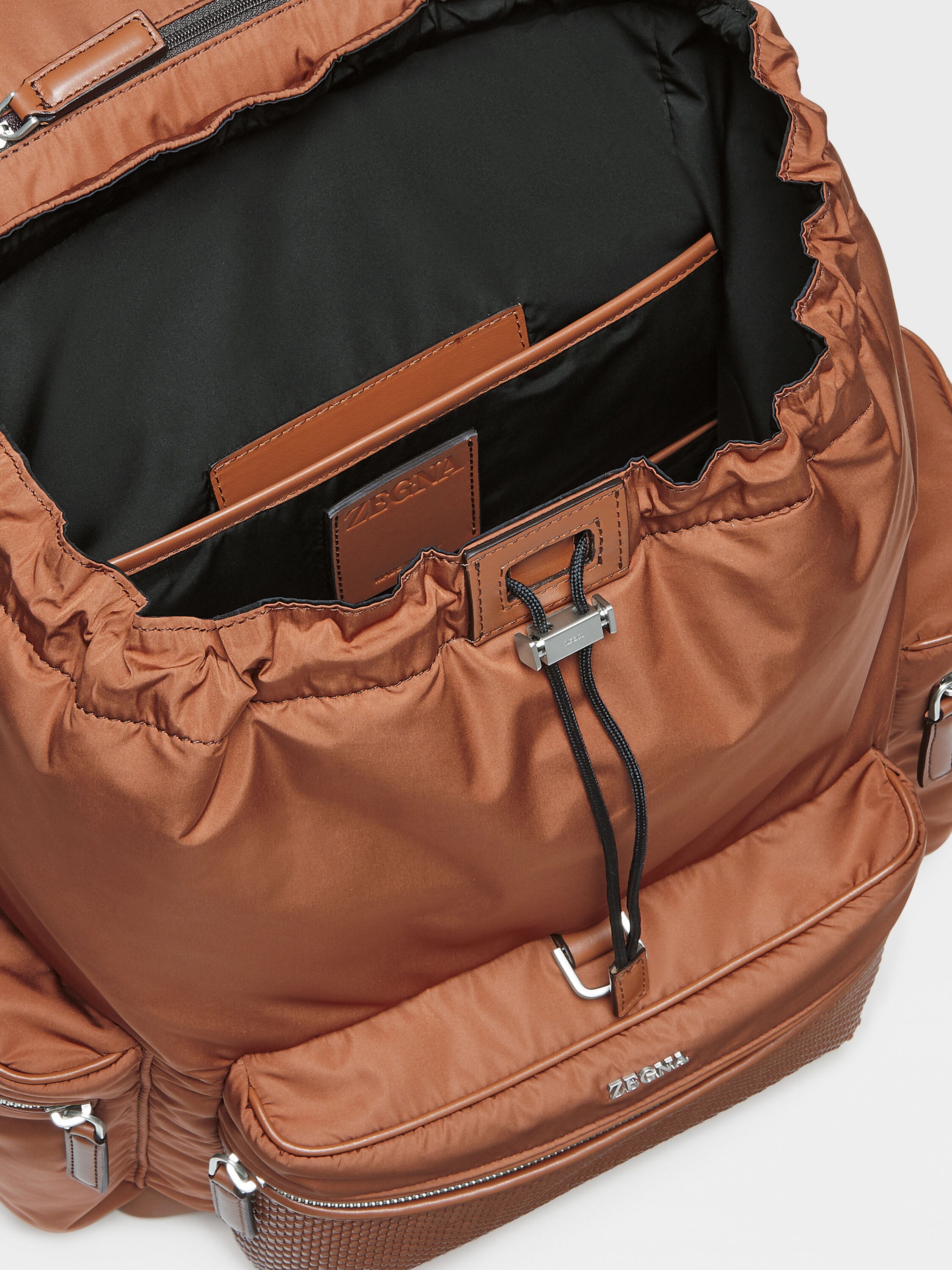 Foliage Technical Fabric and PELLETESSUTA™ Leather Special Backpack Product detail photo #3